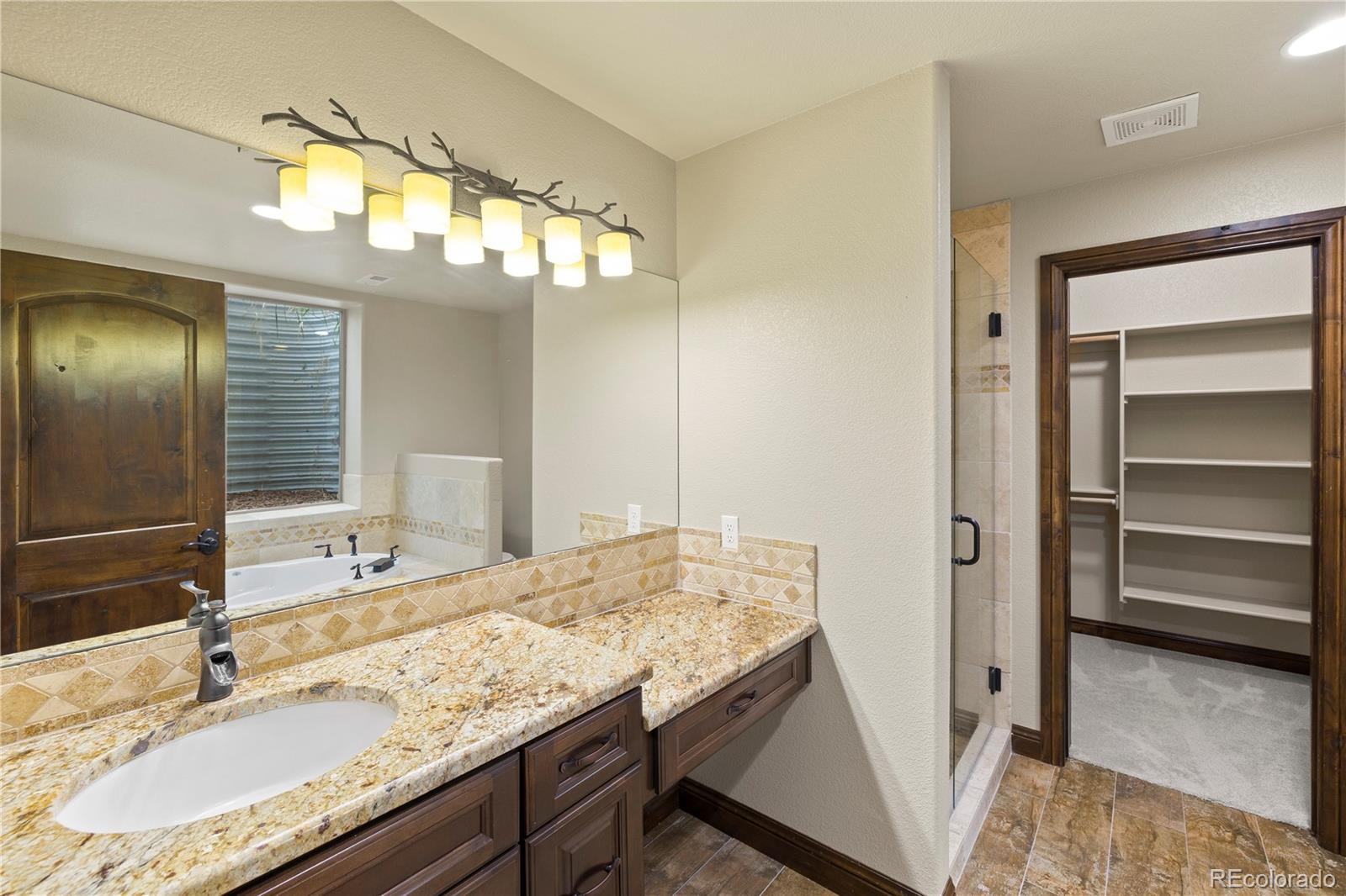 16104 Pole Pine Point