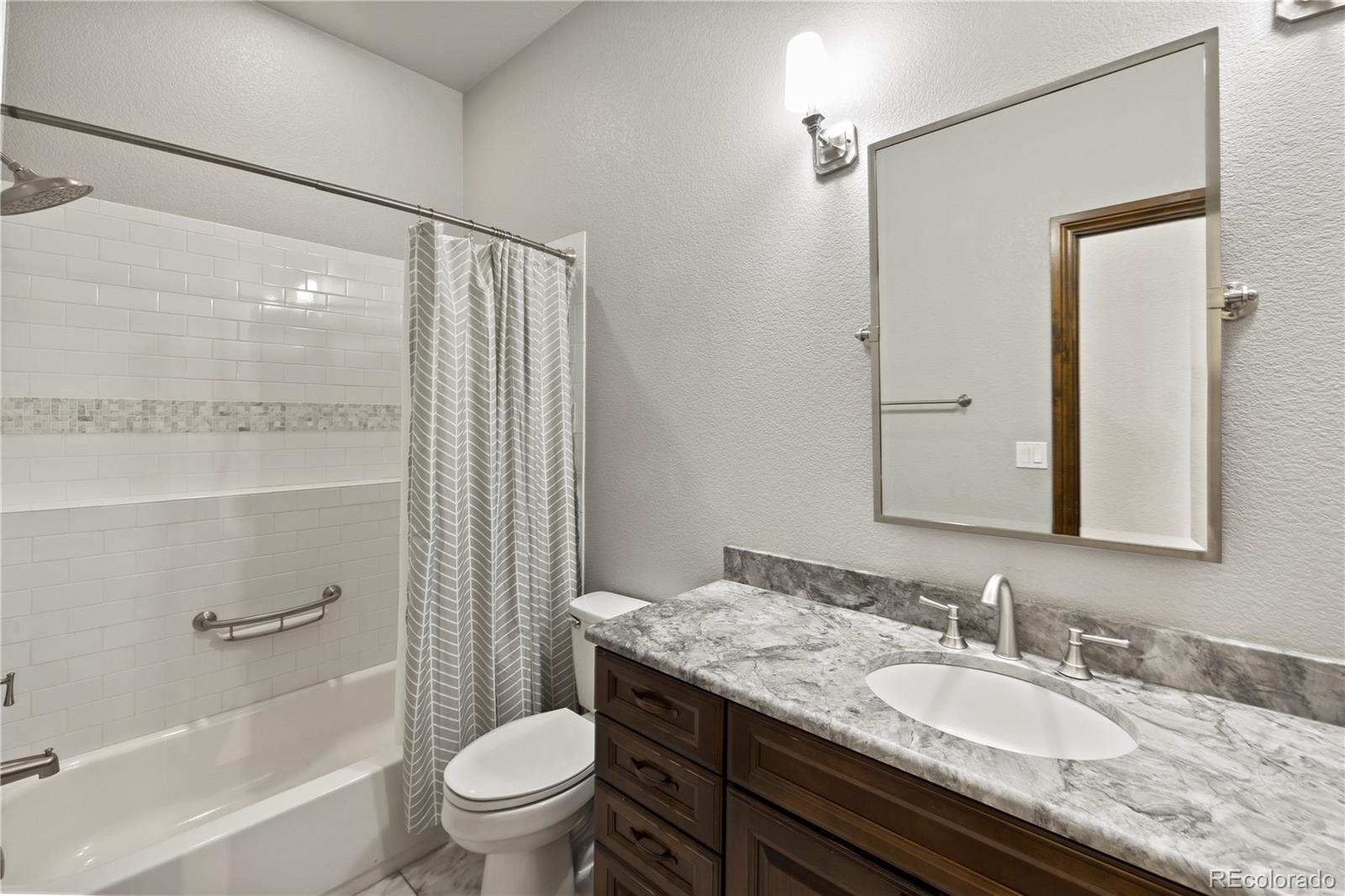 16104 Pole Pine Point