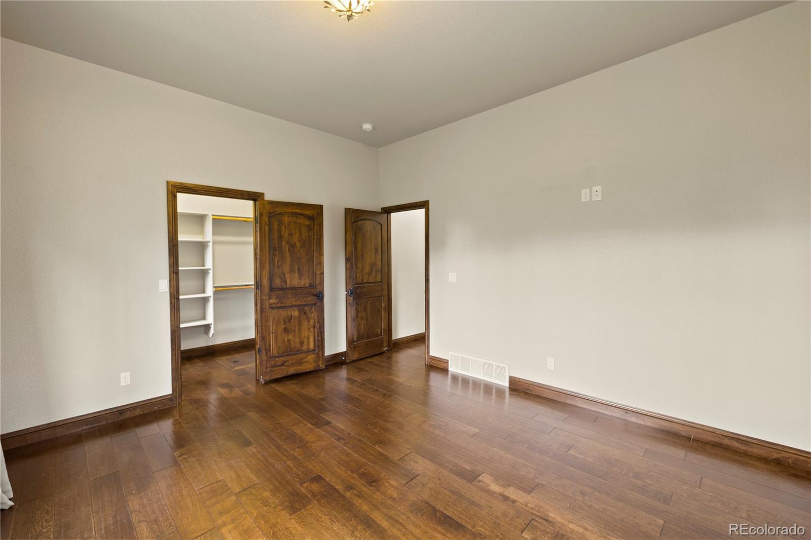 16104 Pole Pine Point