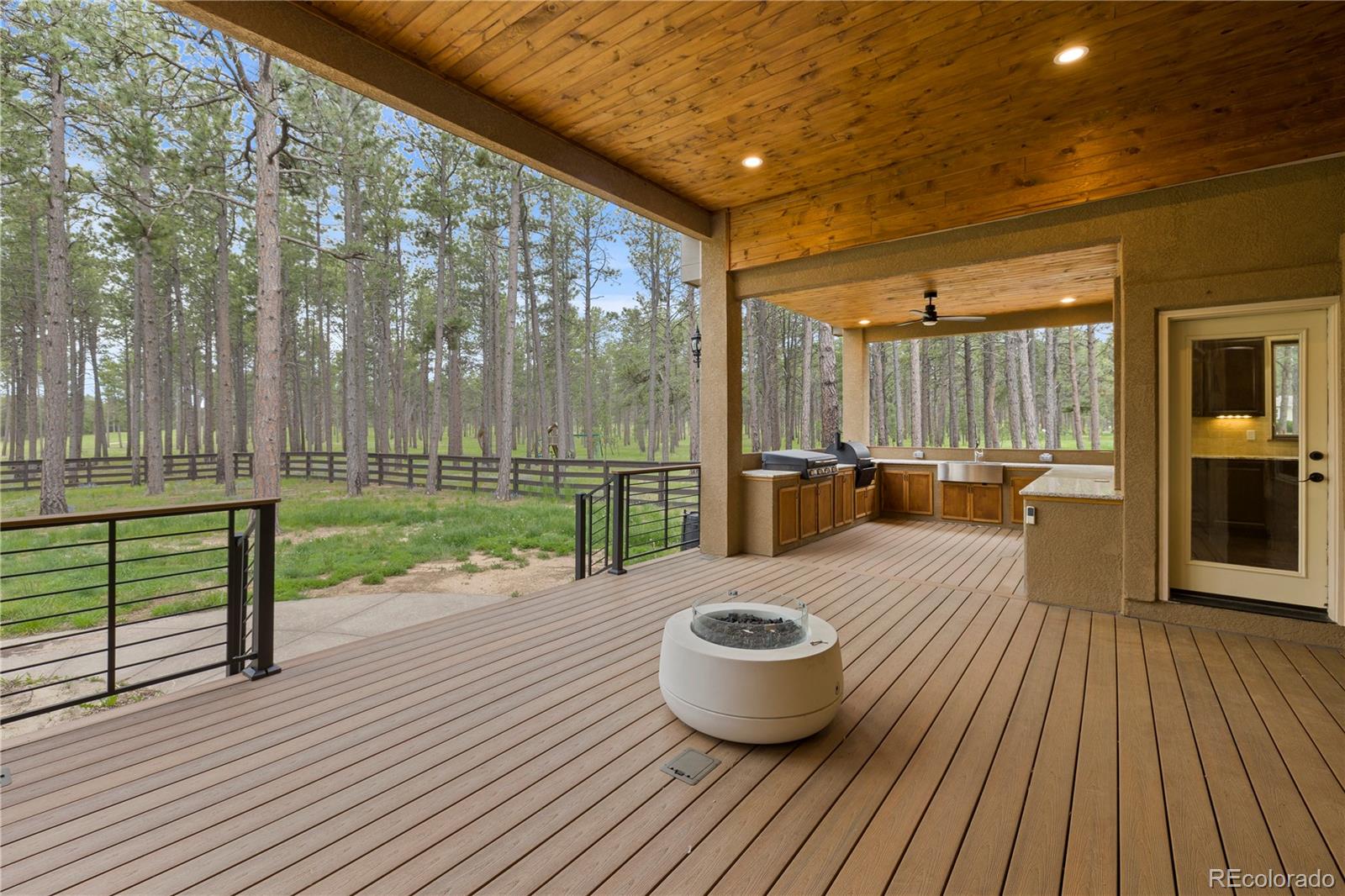 16104 Pole Pine Point