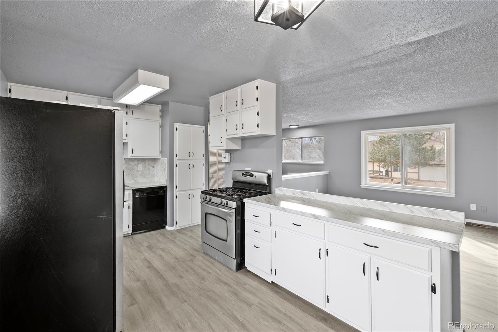 2113 Fernwood Drive