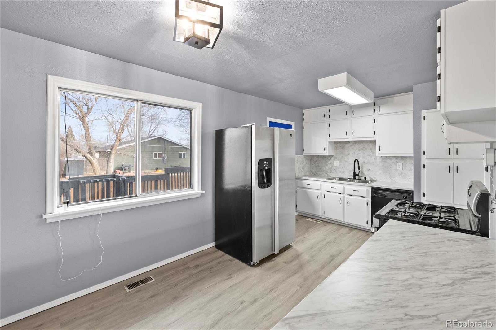 2113 Fernwood Drive