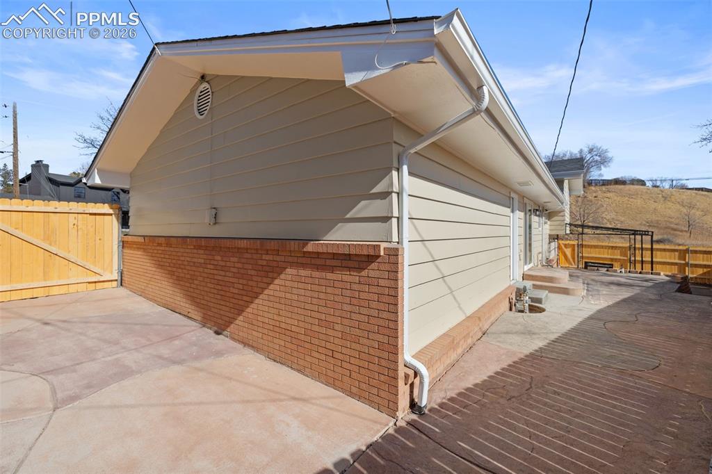 2905 Garden Hill Drive