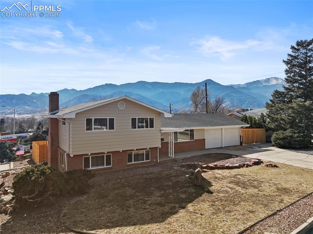2905 Garden Hill Drive
