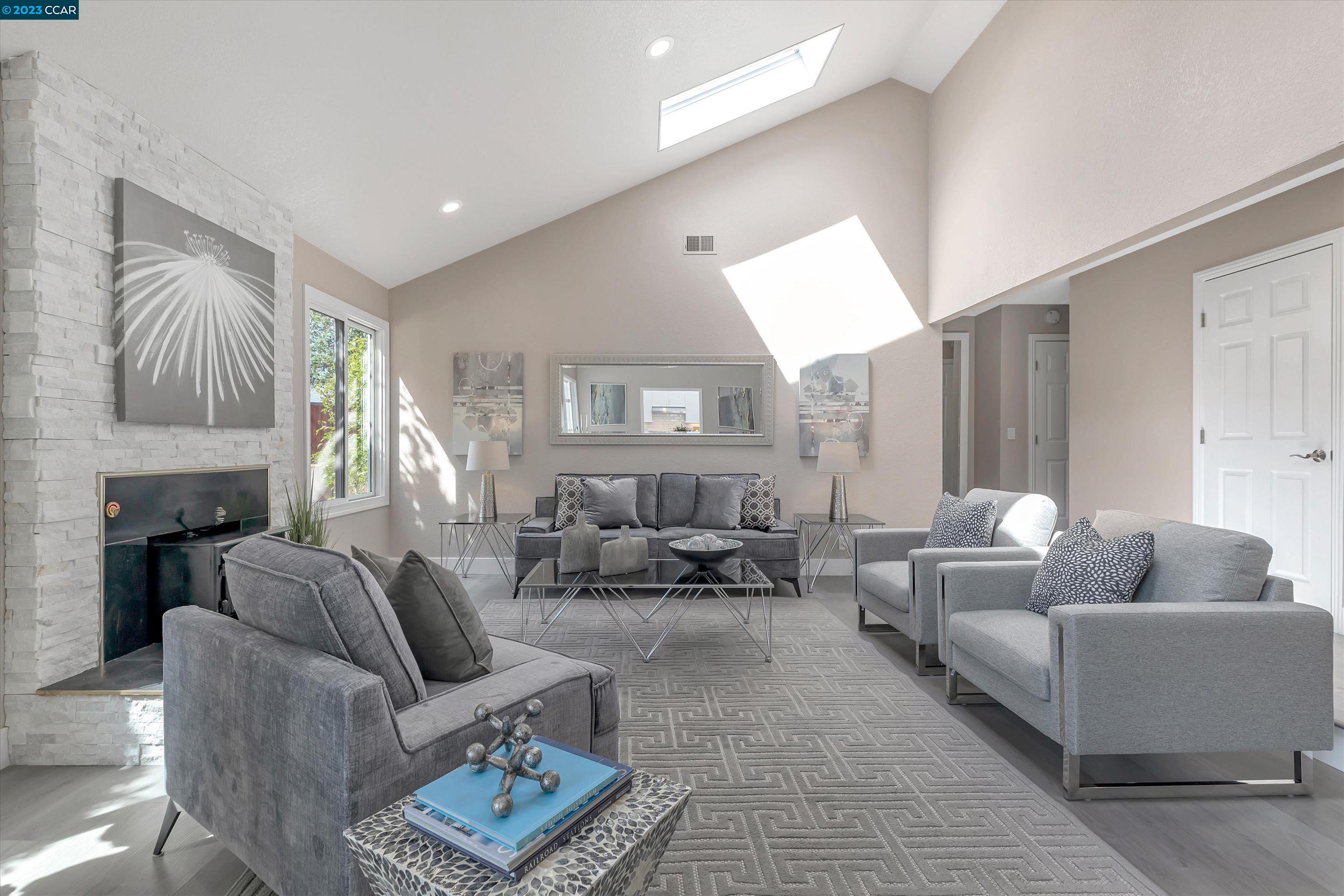 322 Almond Ct