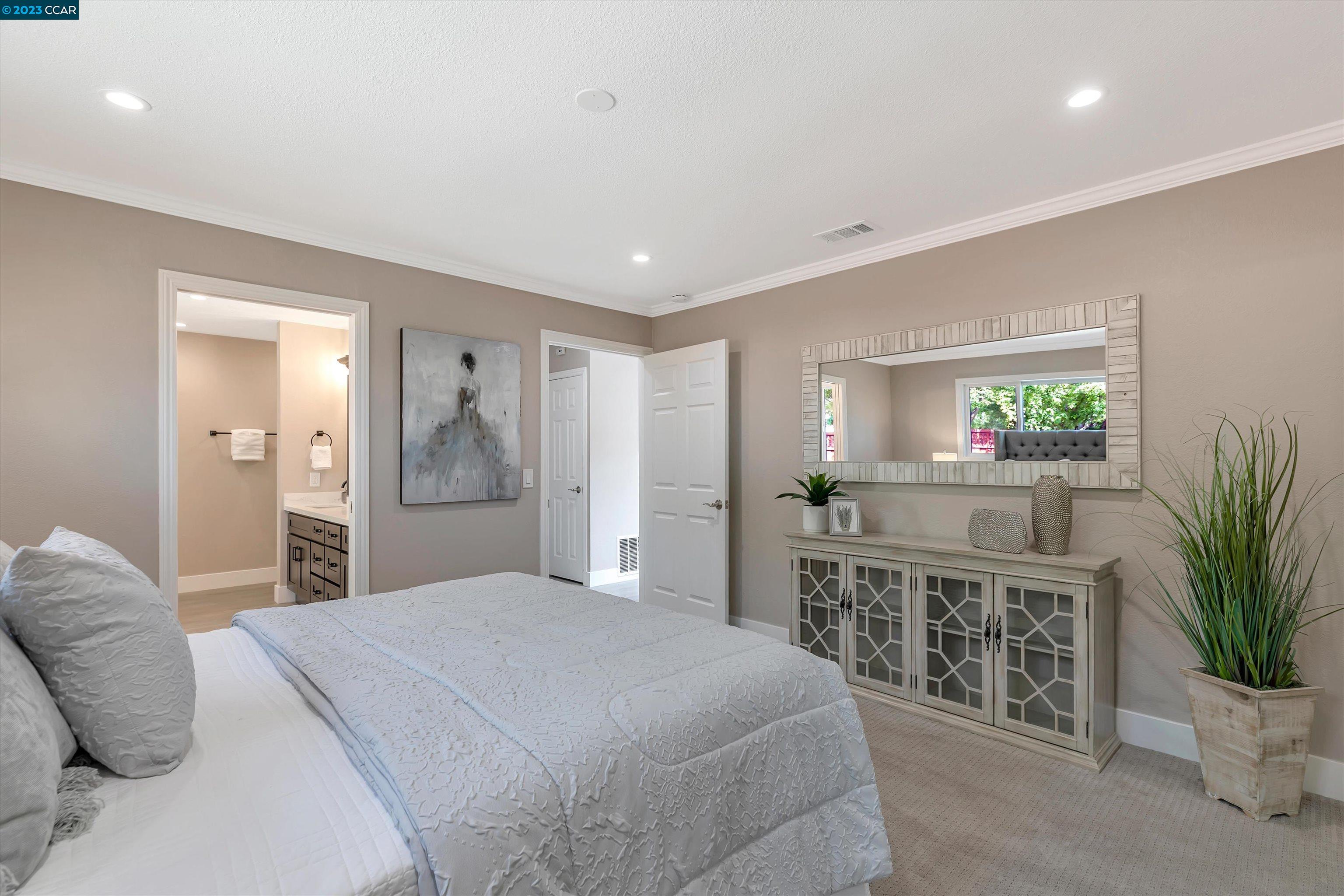 322 Almond Ct