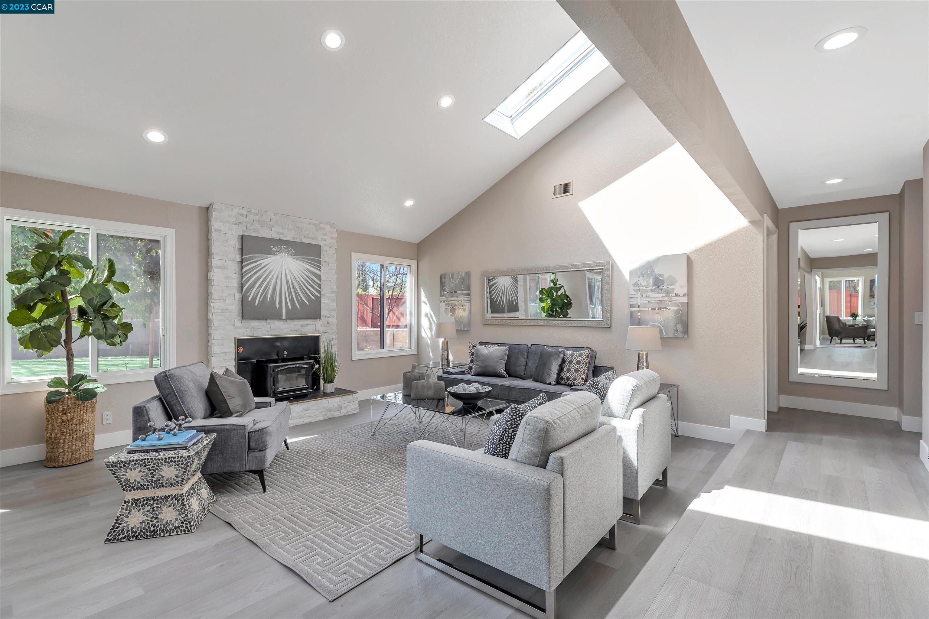 322 Almond Ct