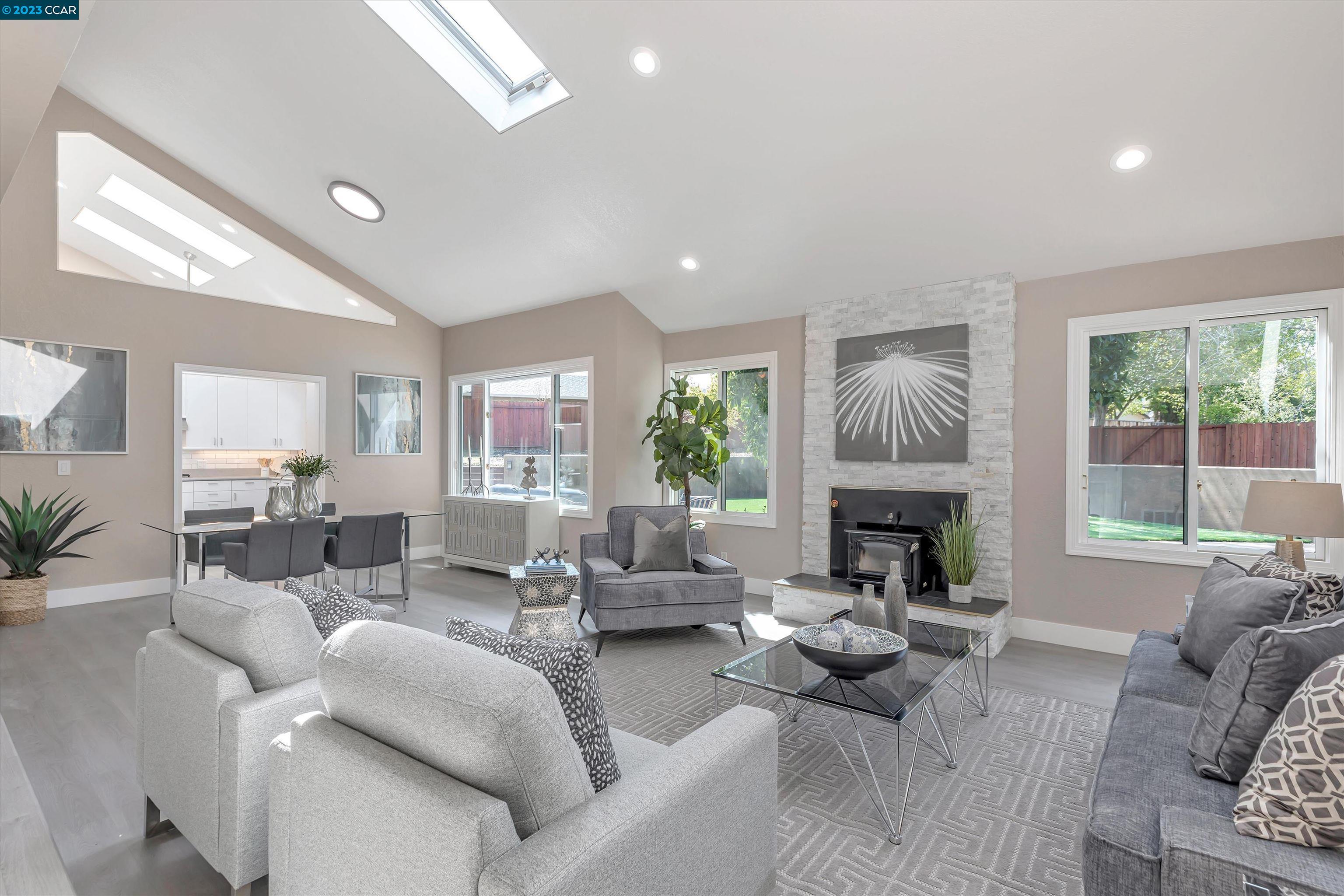 322 Almond Ct