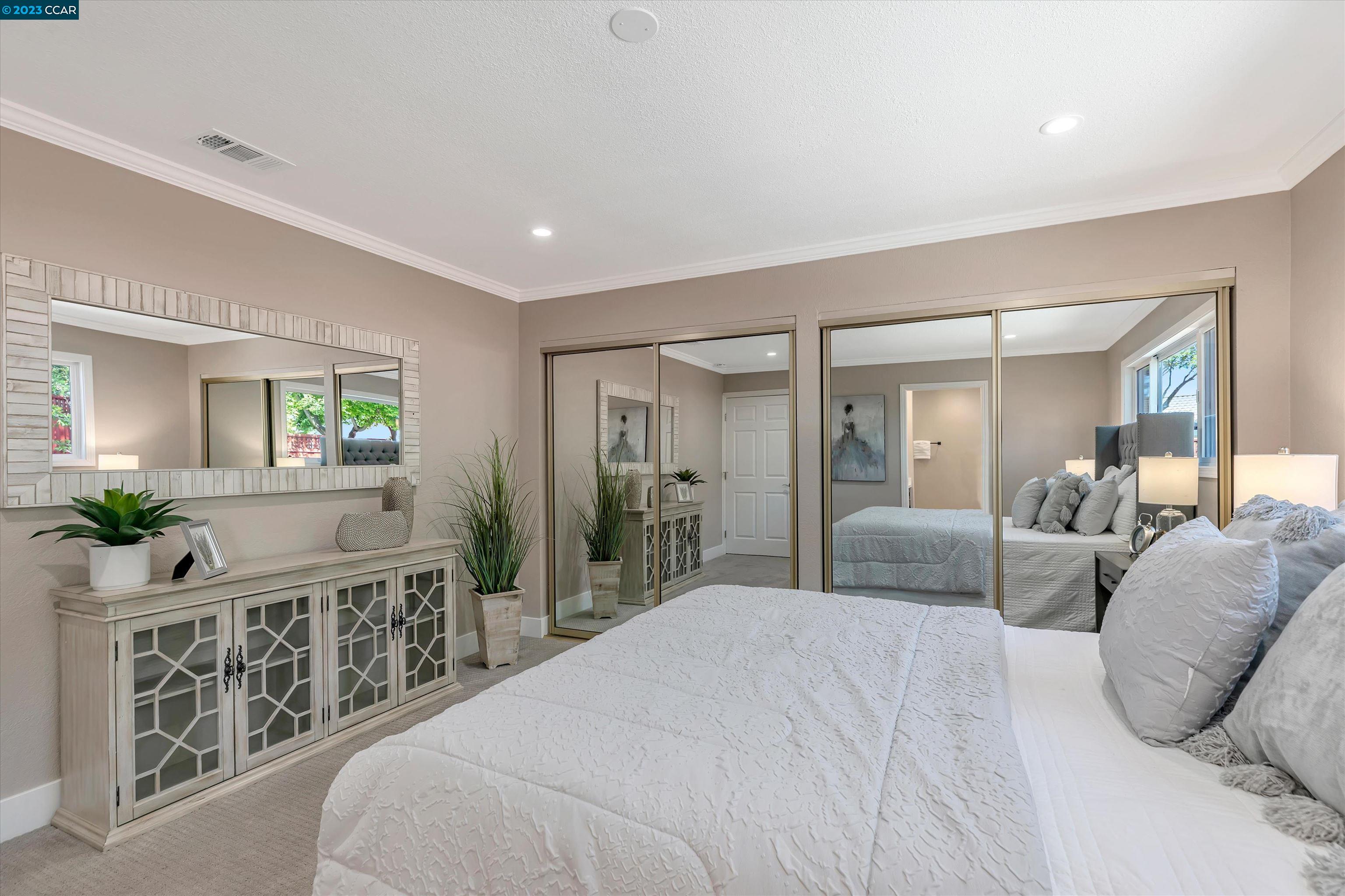 322 Almond Ct