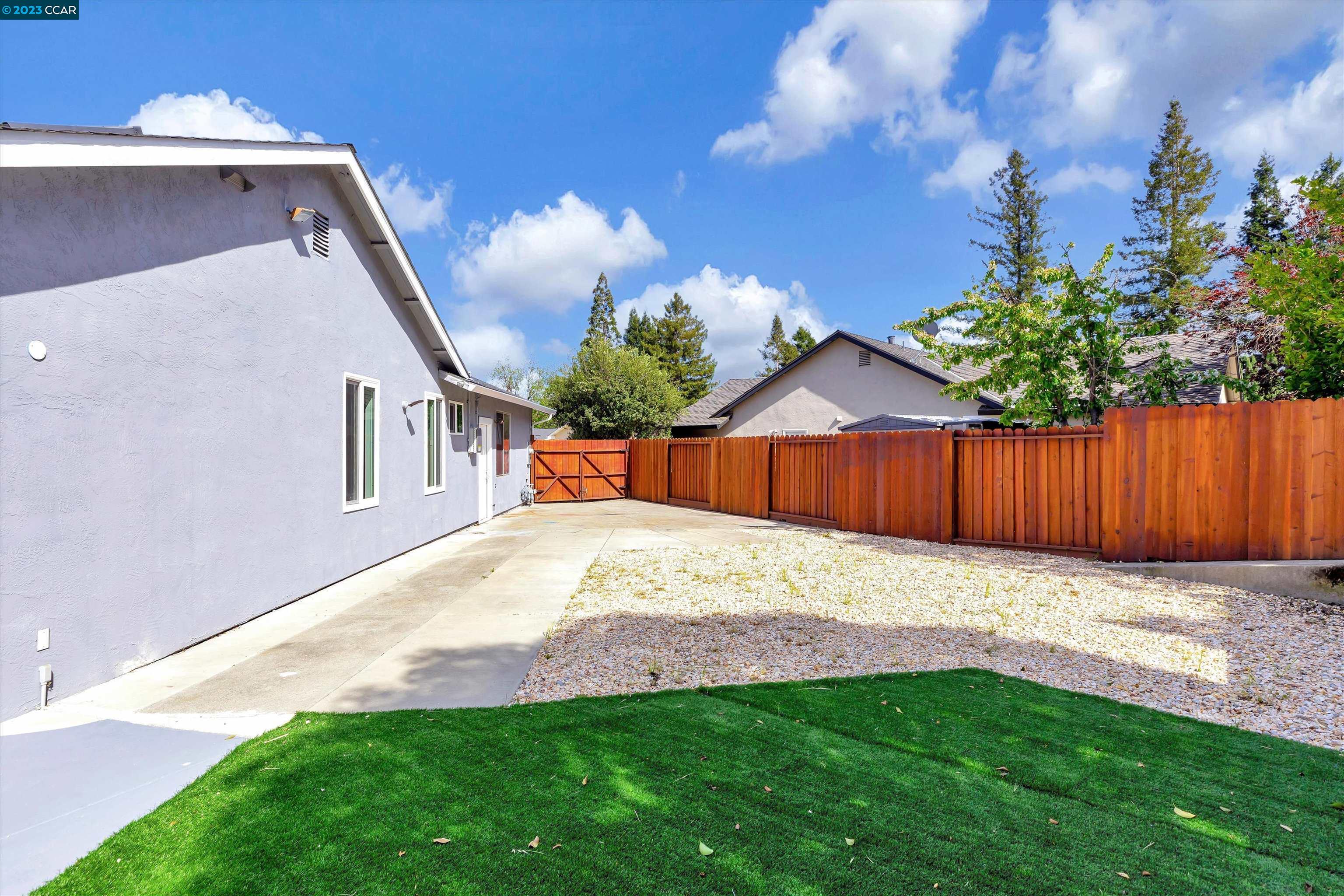 322 Almond Ct