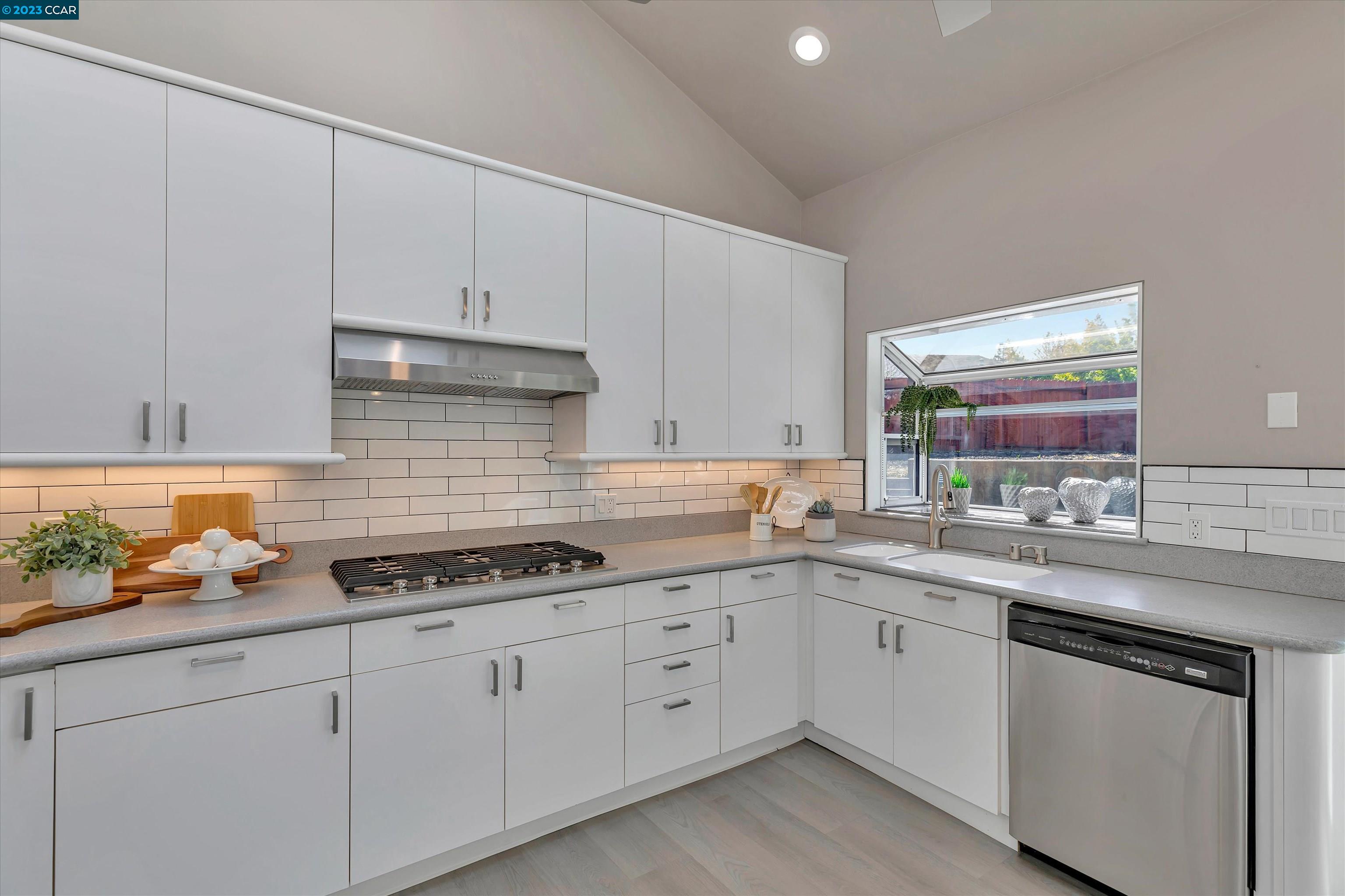 322 Almond Ct