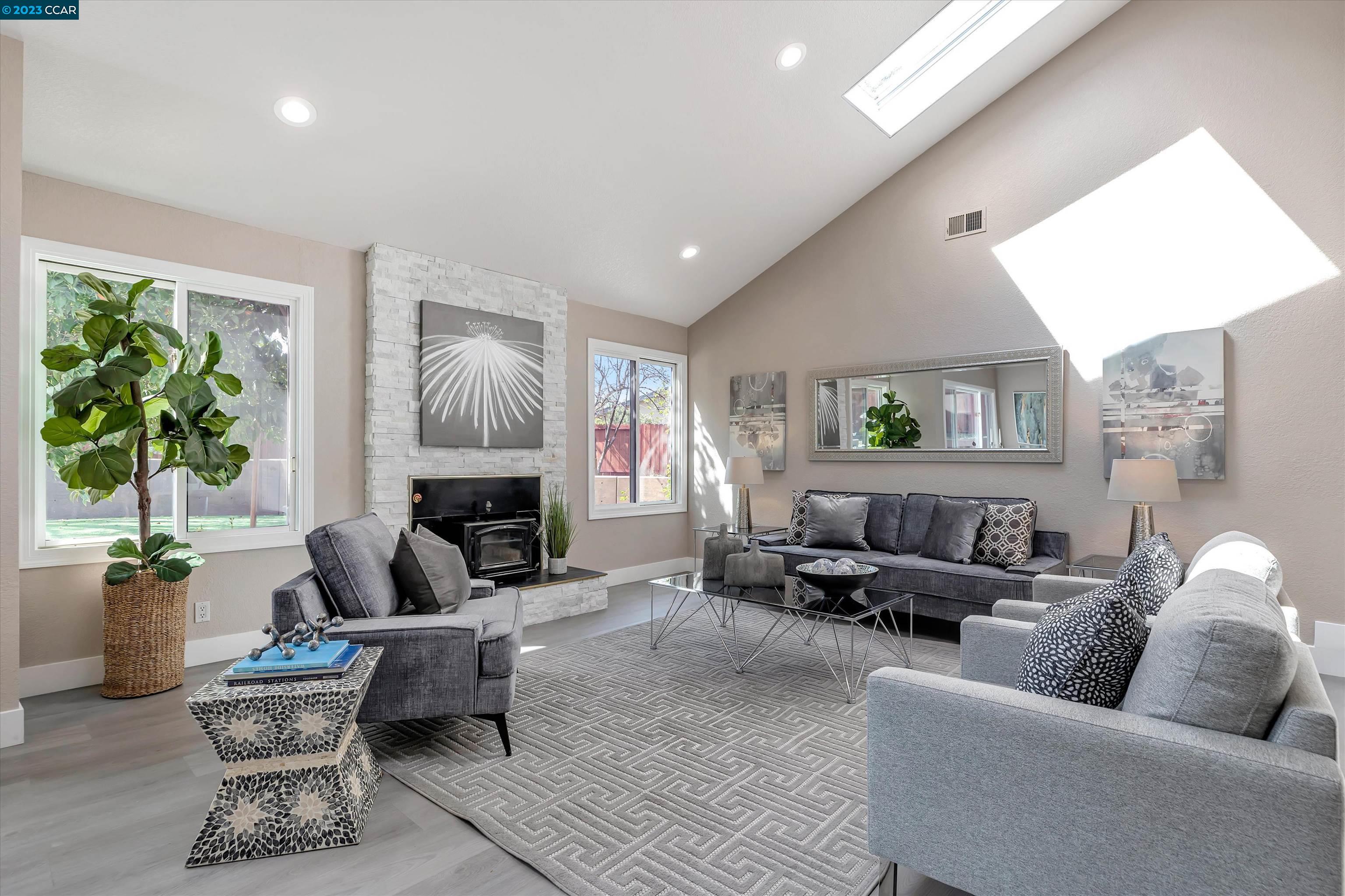 322 Almond Ct