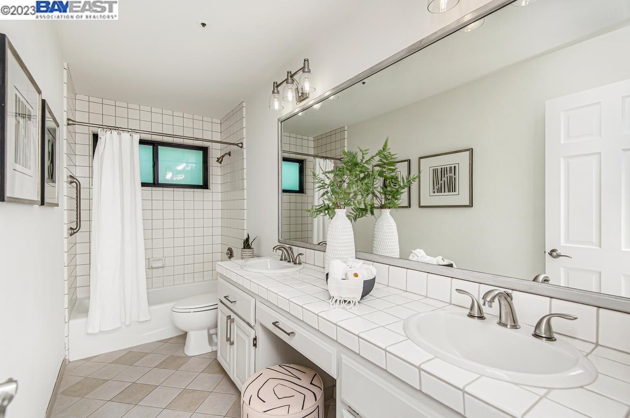 805 Gray Fox Cir