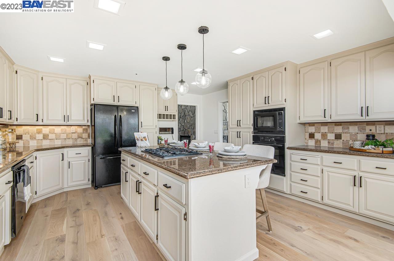 805 Gray Fox Cir