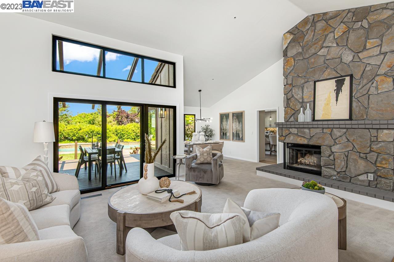 805 Gray Fox Cir