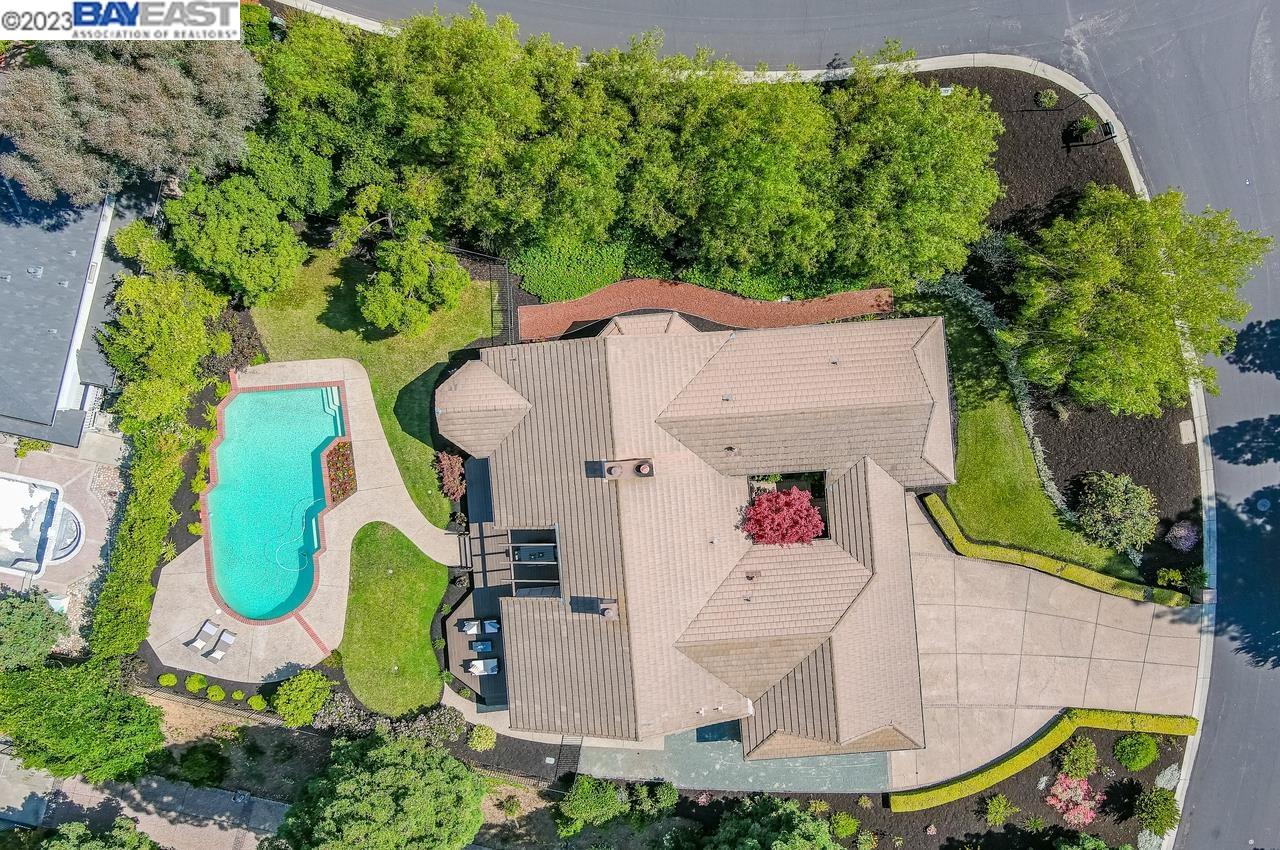 805 Gray Fox Cir