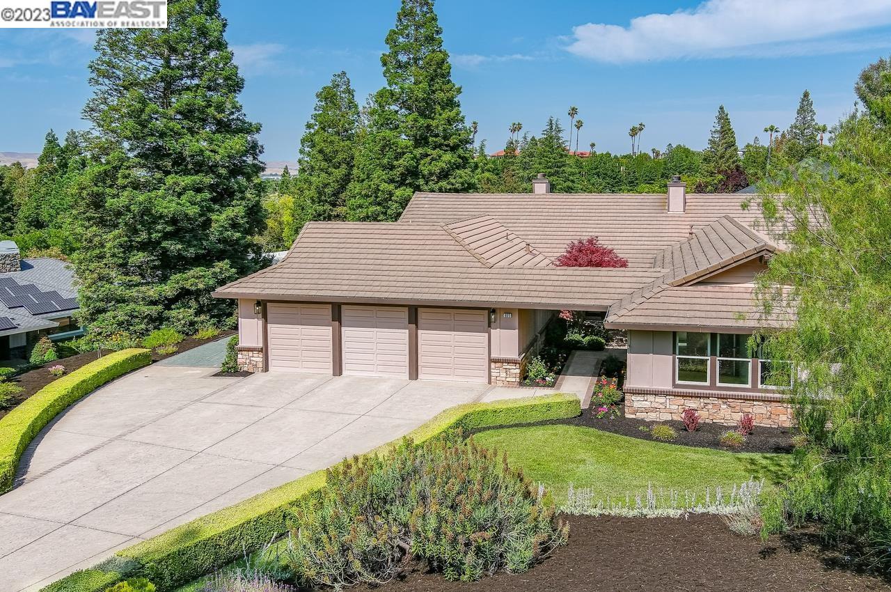 805 Gray Fox Cir