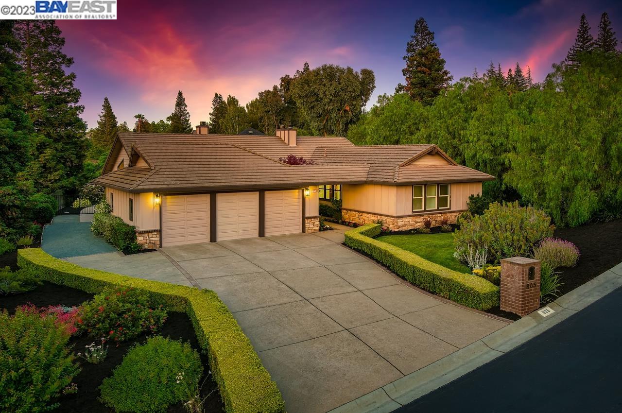 805 Gray Fox Cir
