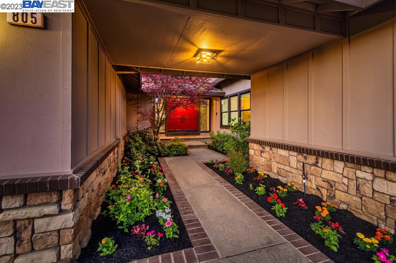 805 Gray Fox Cir