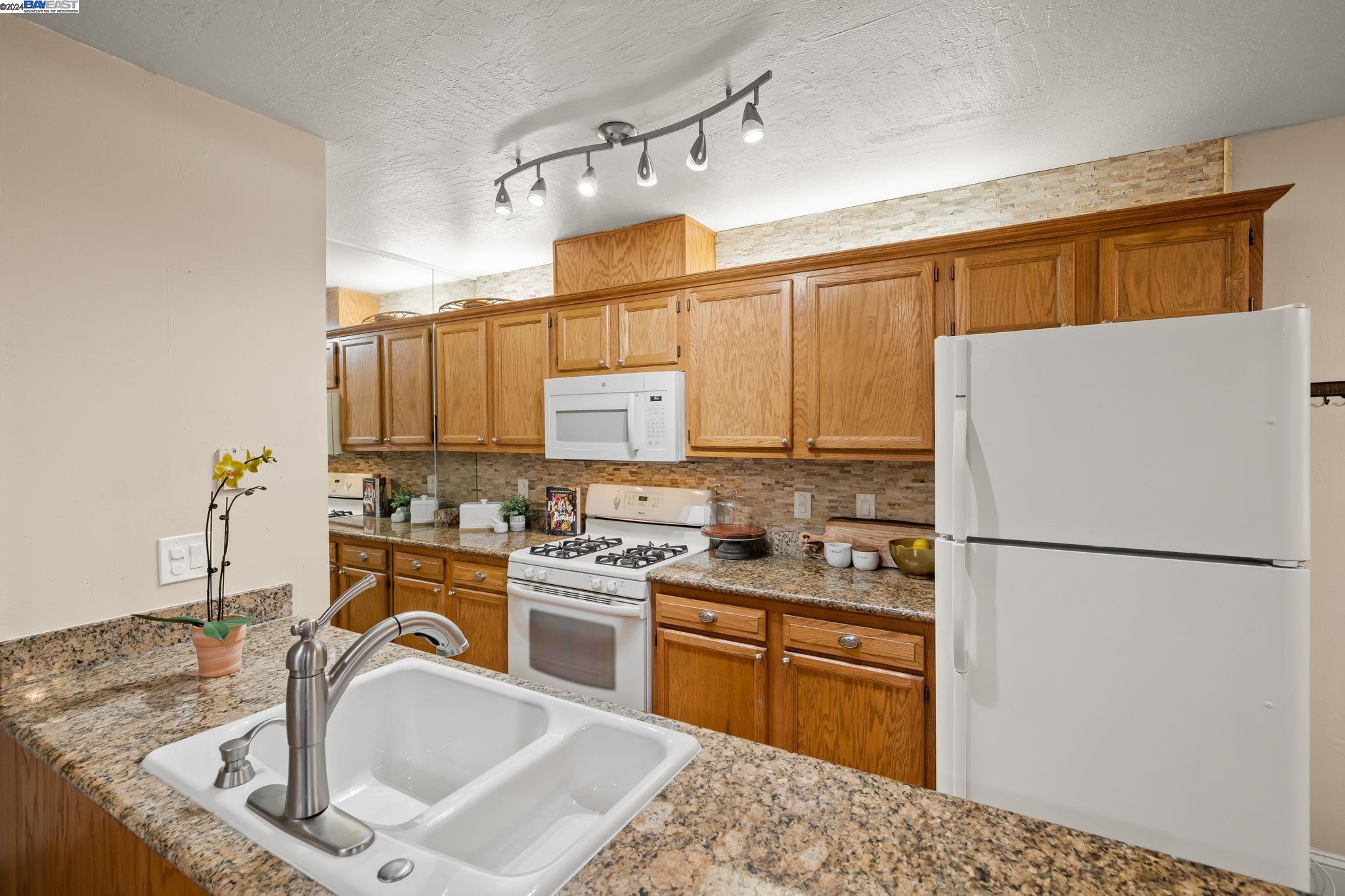 2240 Segundo Ct # 2
