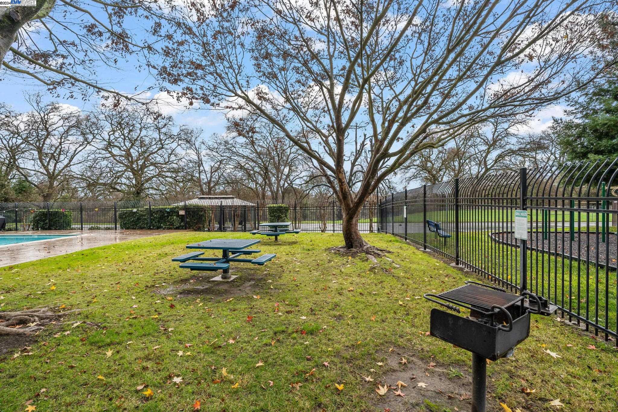 2240 Segundo Ct # 2