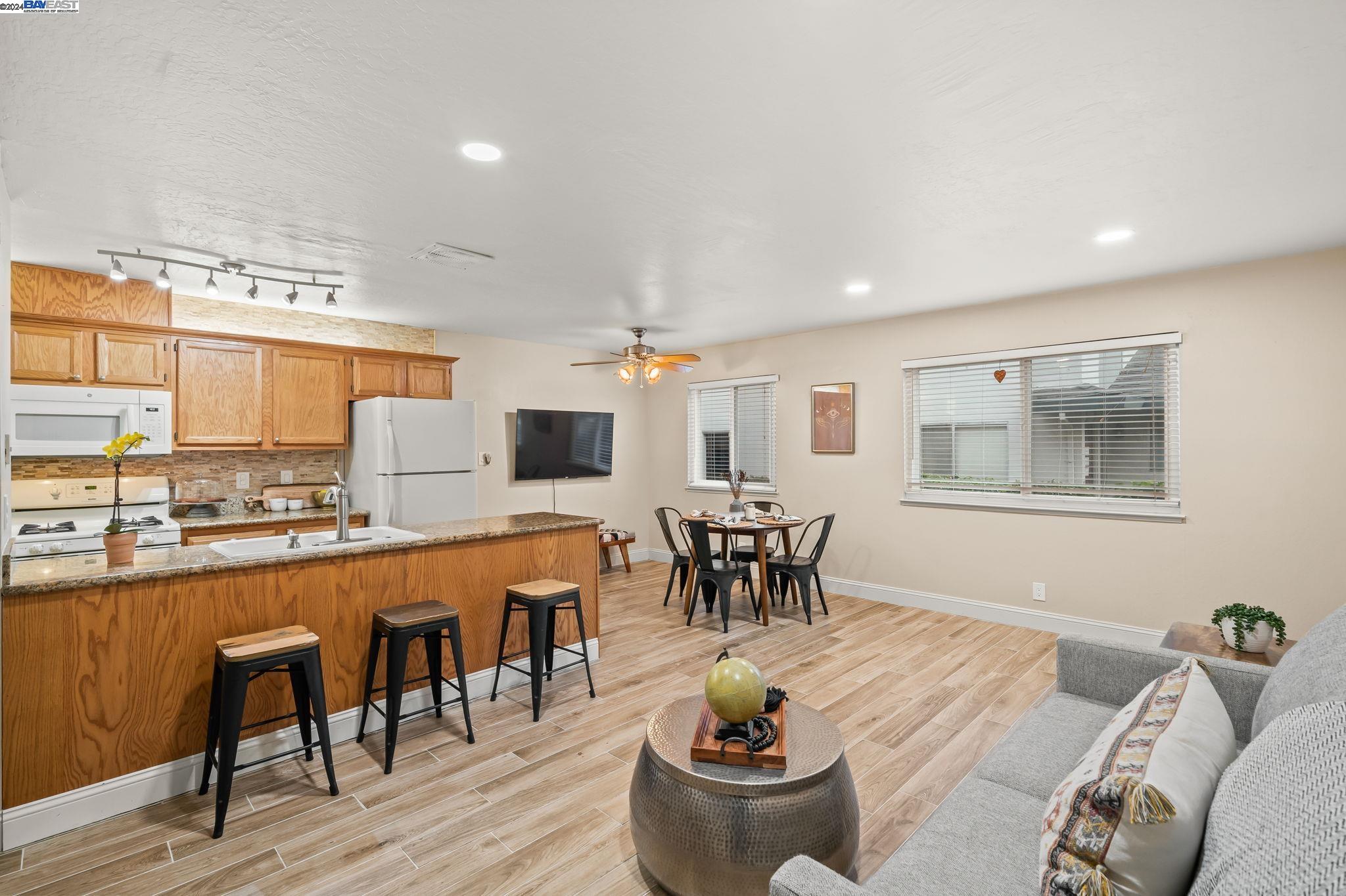 2240 Segundo Ct # 2