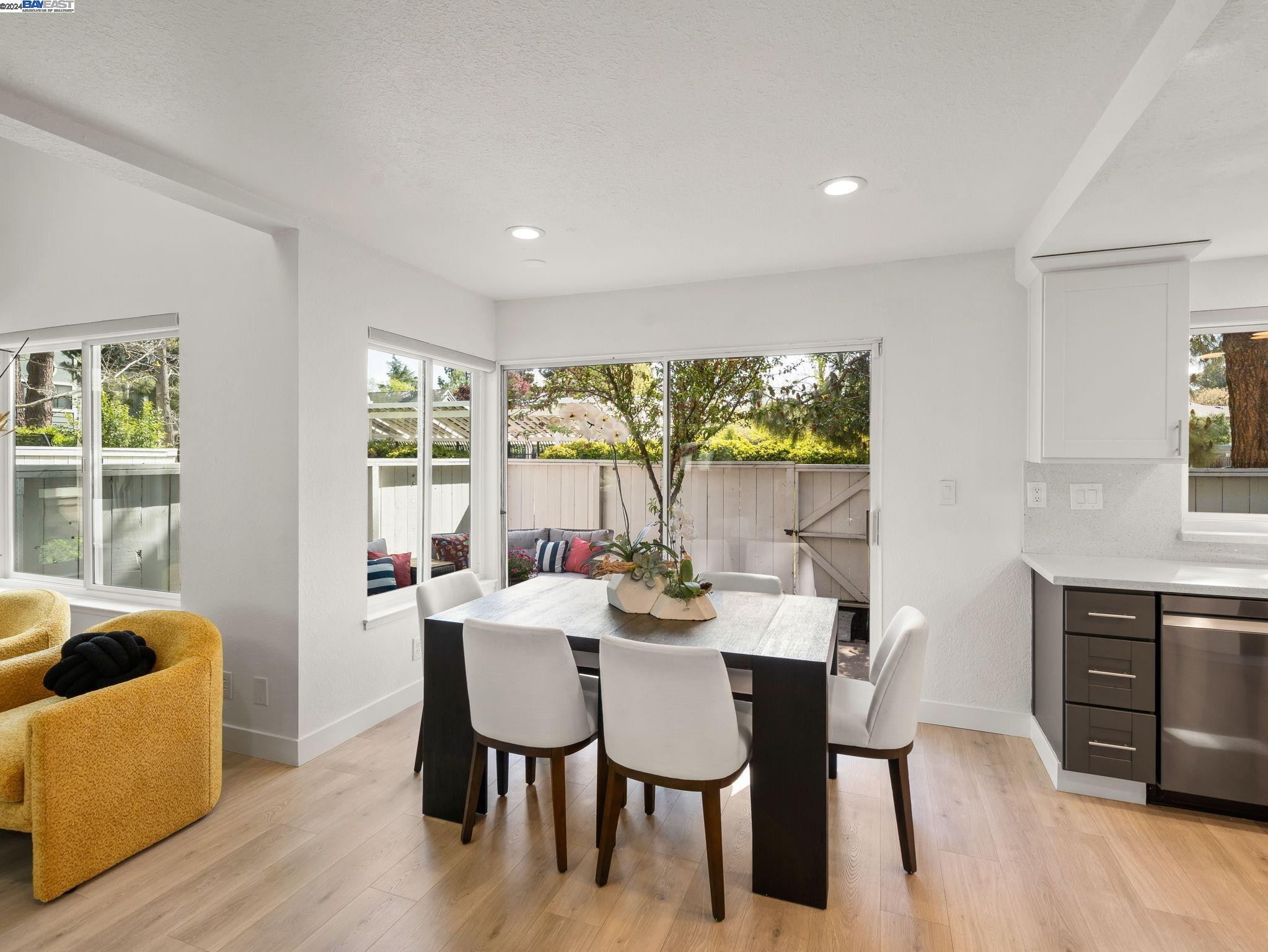 4322 Fairlands Dr