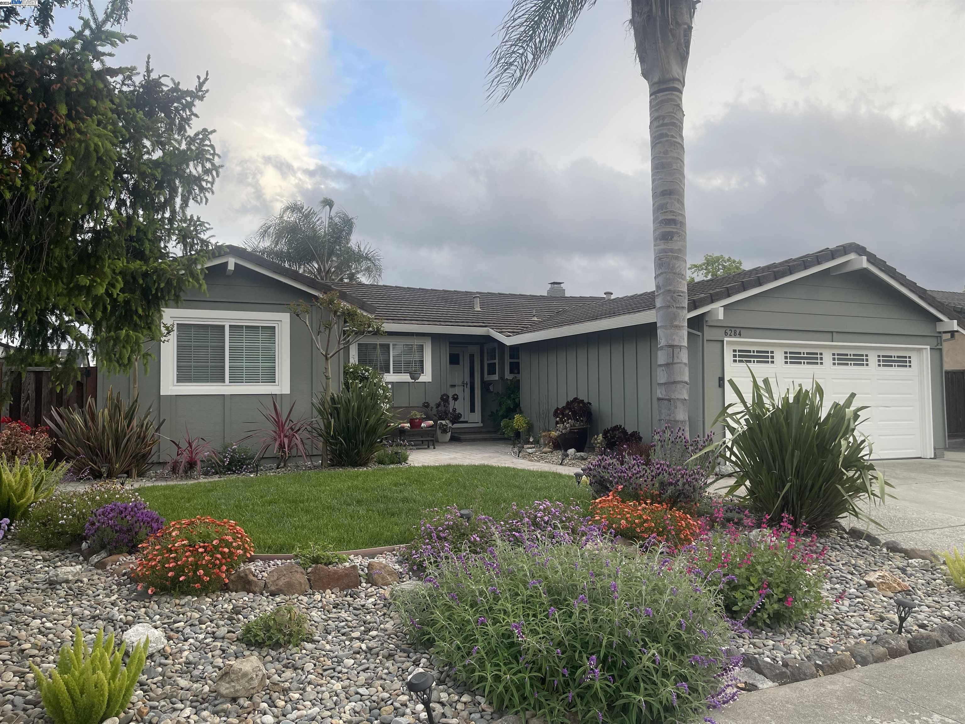 6284 Robin Ct