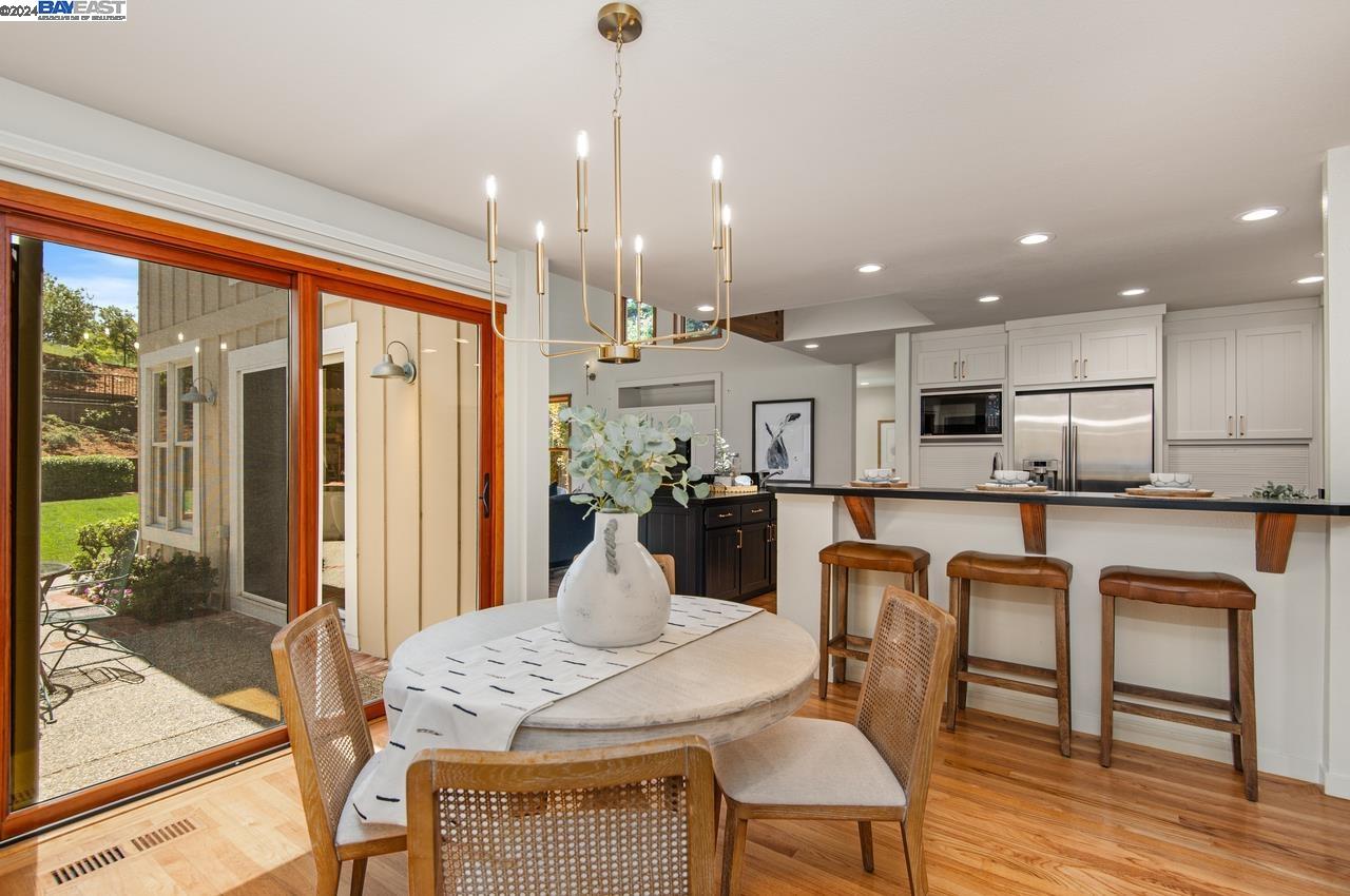 886 Montevino Dr