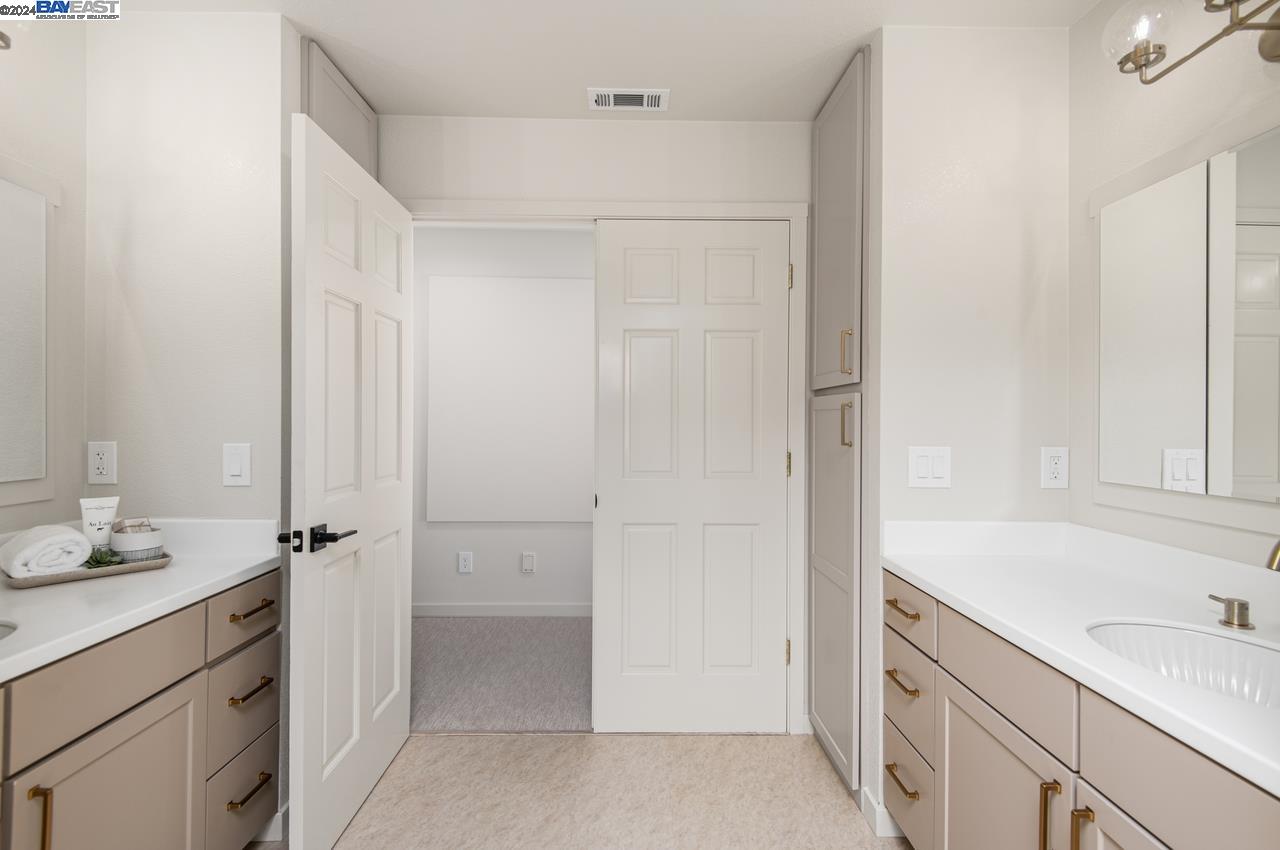 886 Montevino Dr