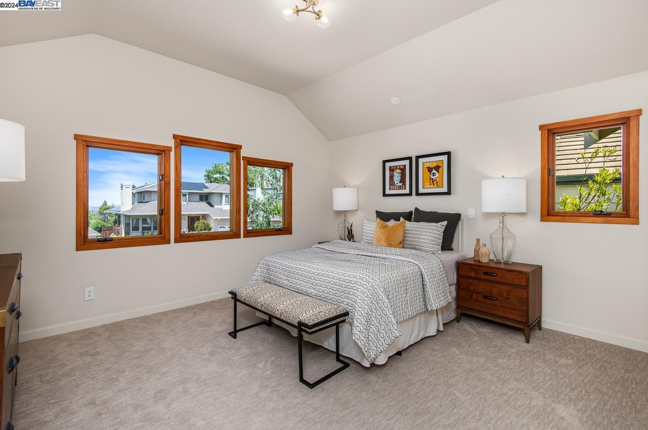 886 Montevino Dr