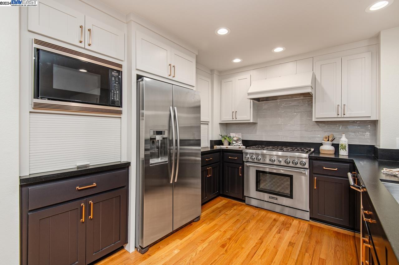 886 Montevino Dr