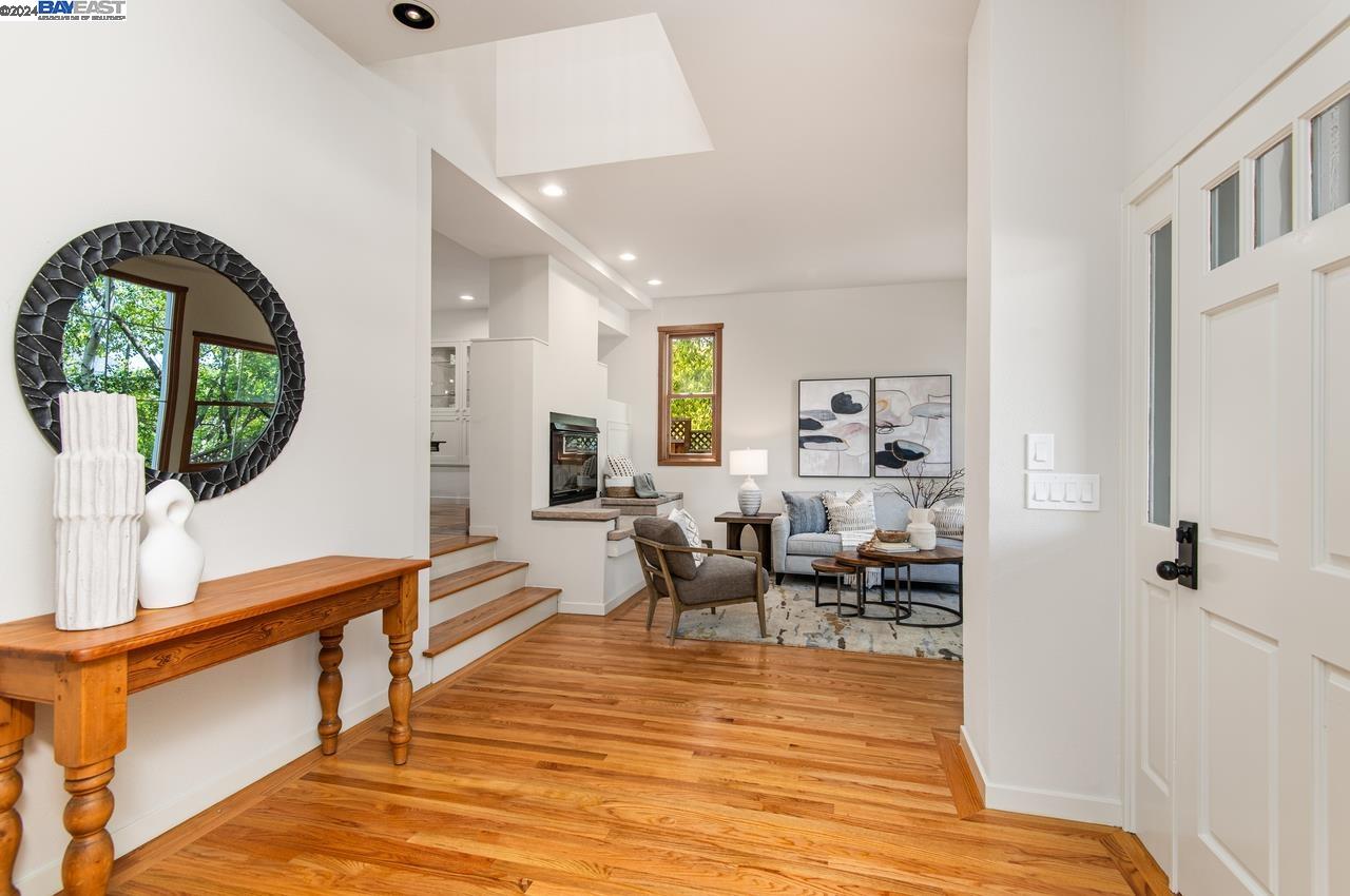 886 Montevino Dr