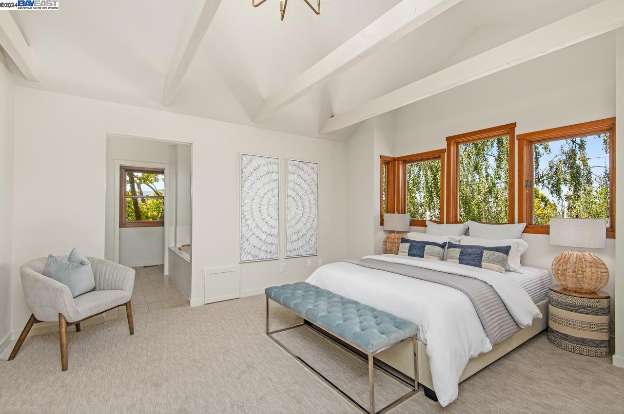 886 Montevino Dr
