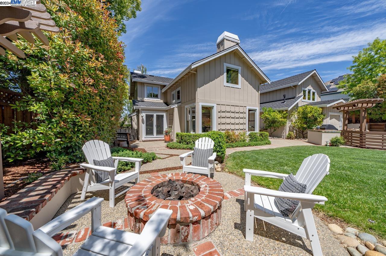 886 Montevino Dr