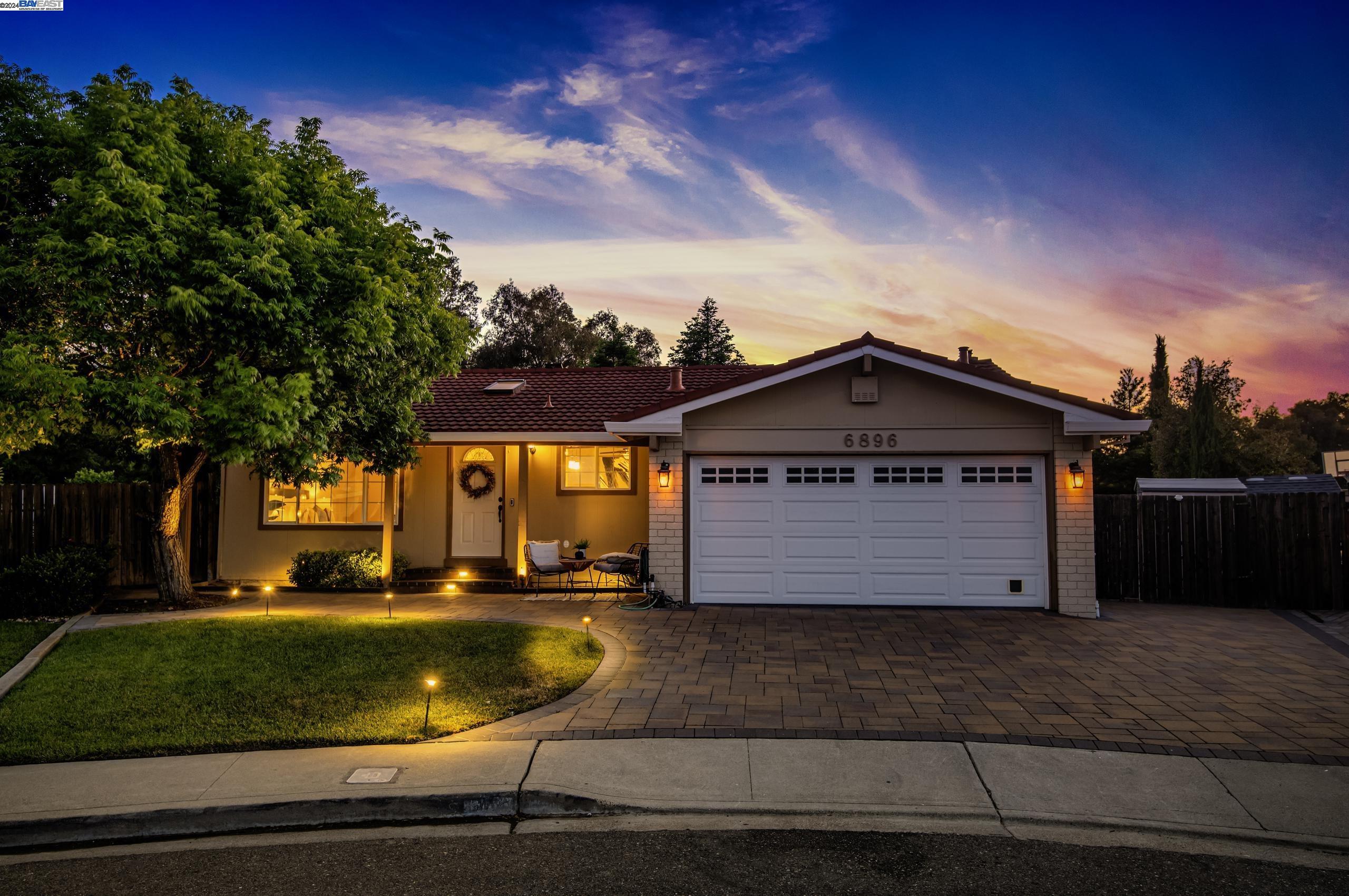 6896 Heath Ct