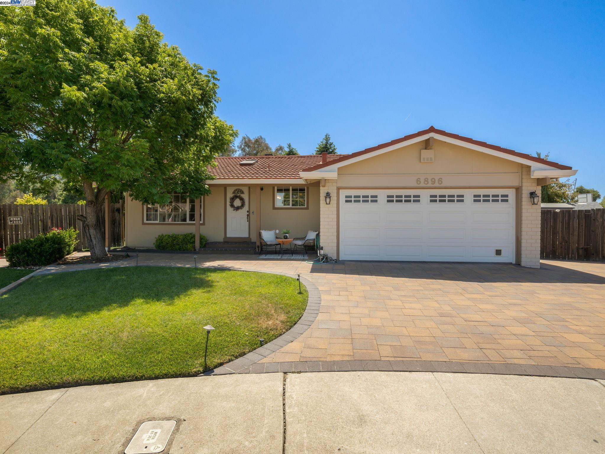 6896 Heath Ct