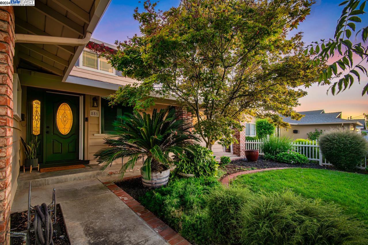 881 Los Alamos Ave