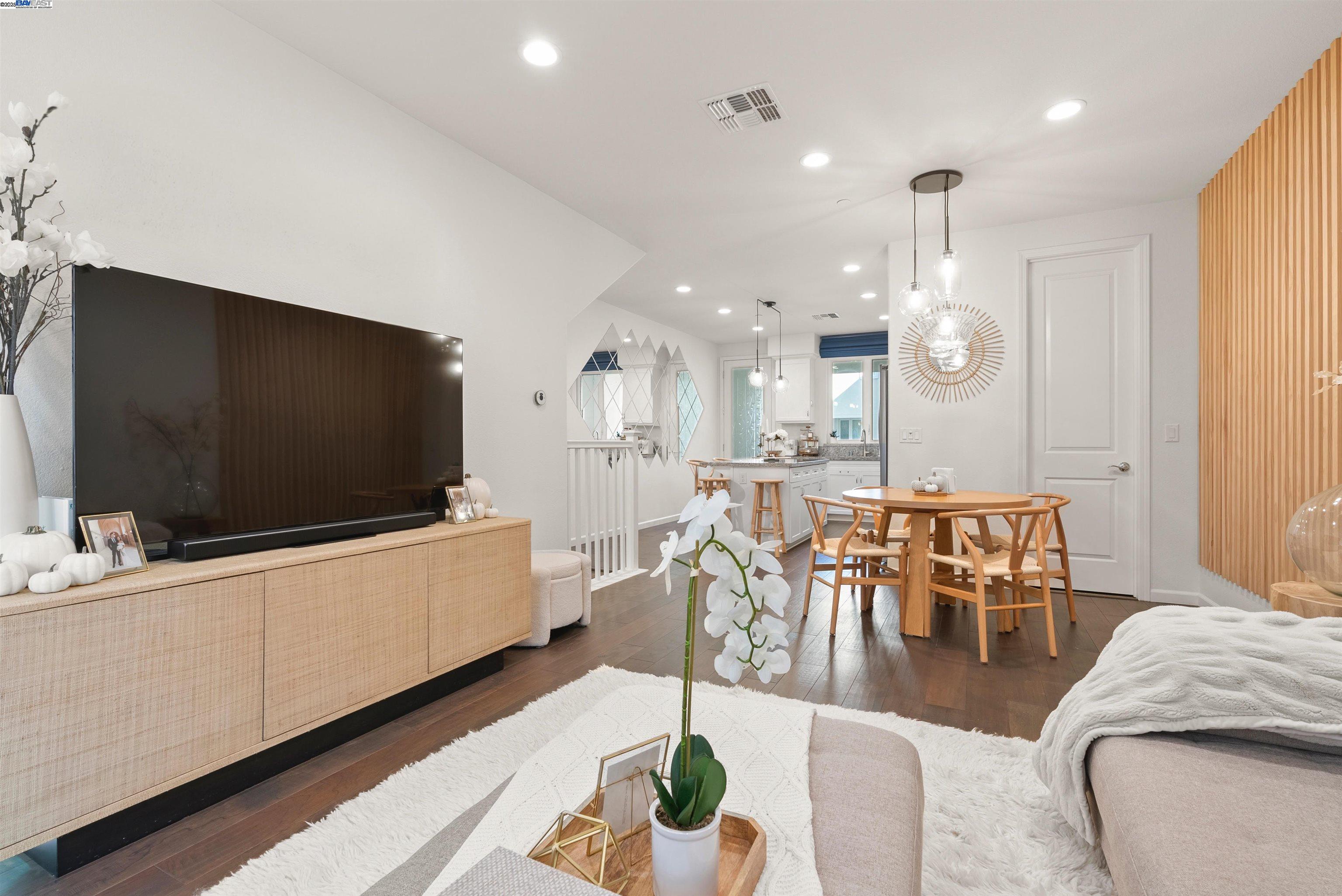 5515 Apex Dr