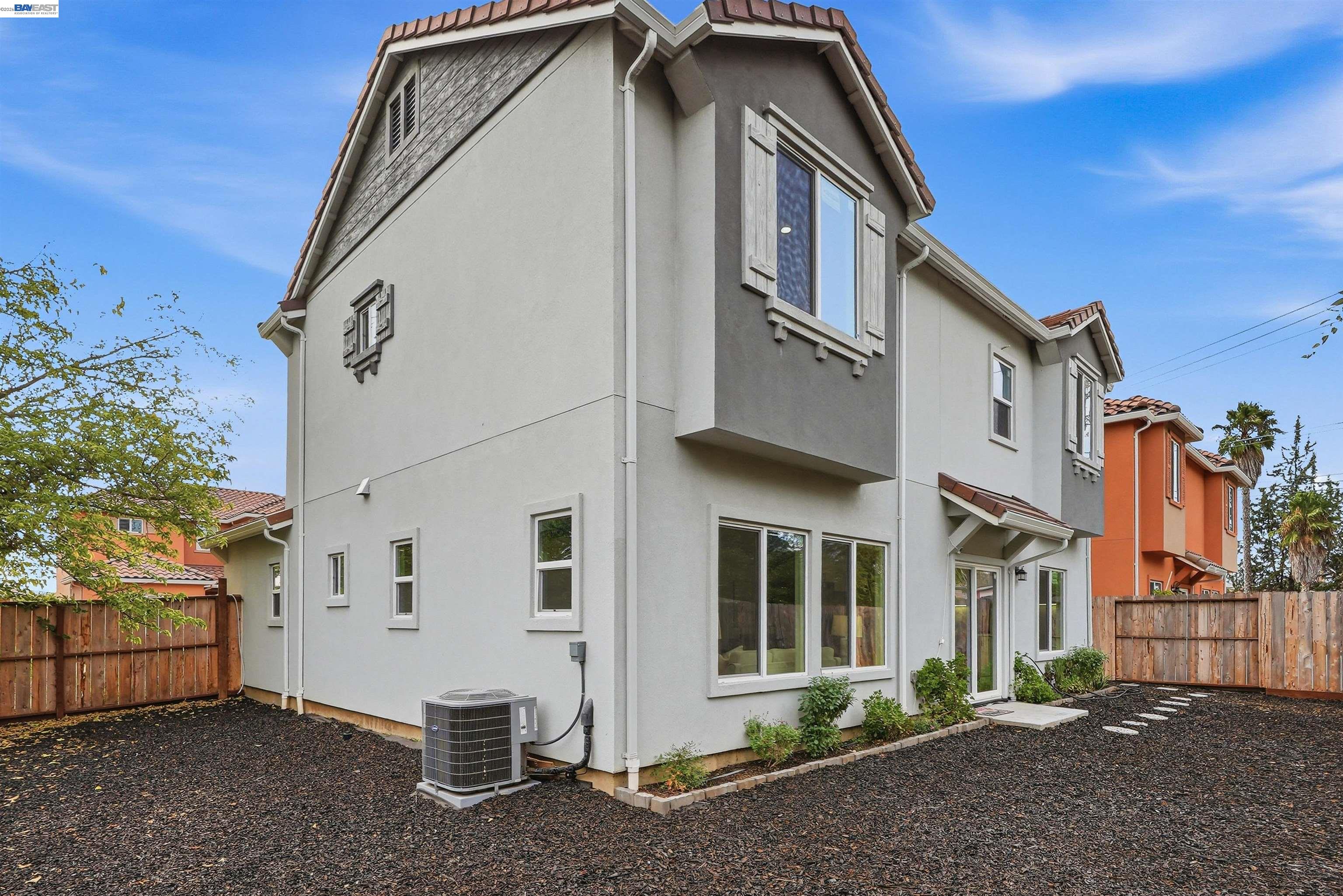 2722 Cowell Rd