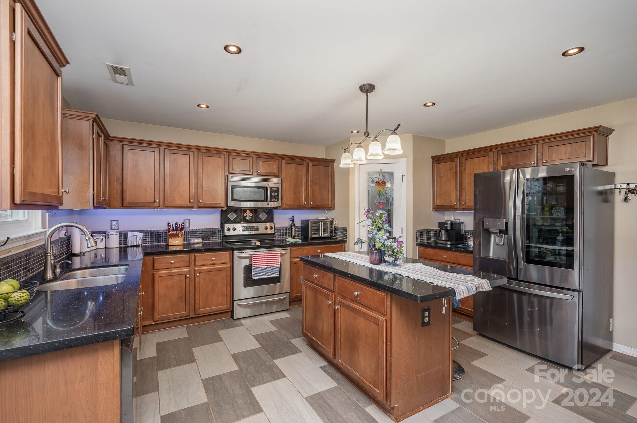 5220 Sunriver Road