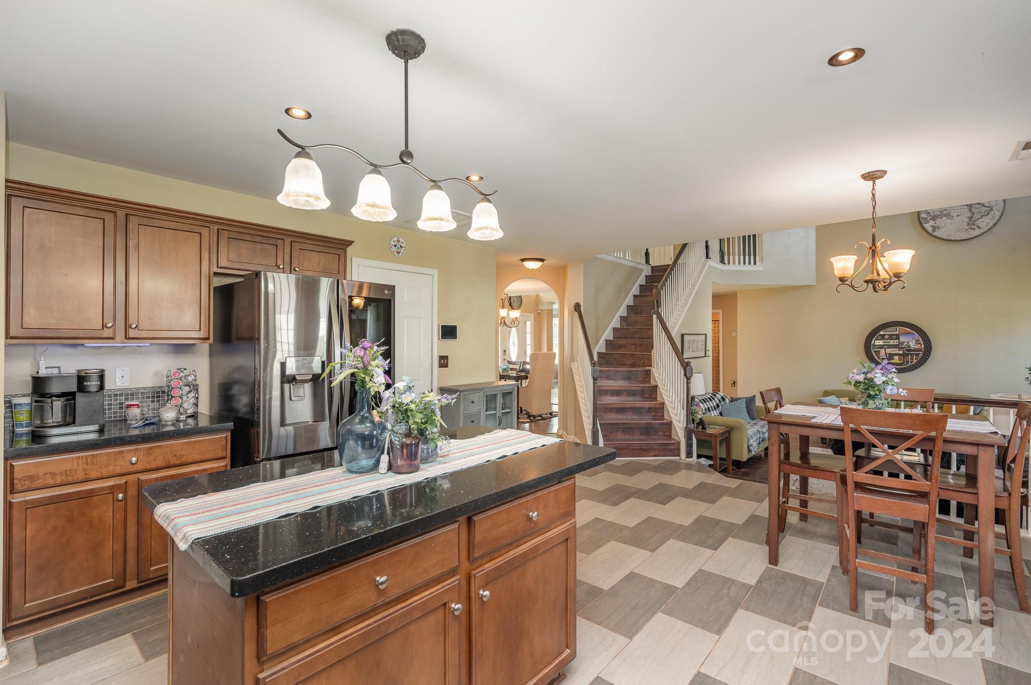 5220 Sunriver Road