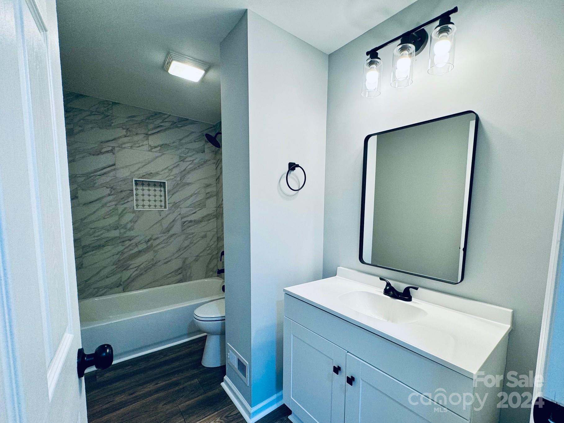 8234 Ivy Hollow Drive