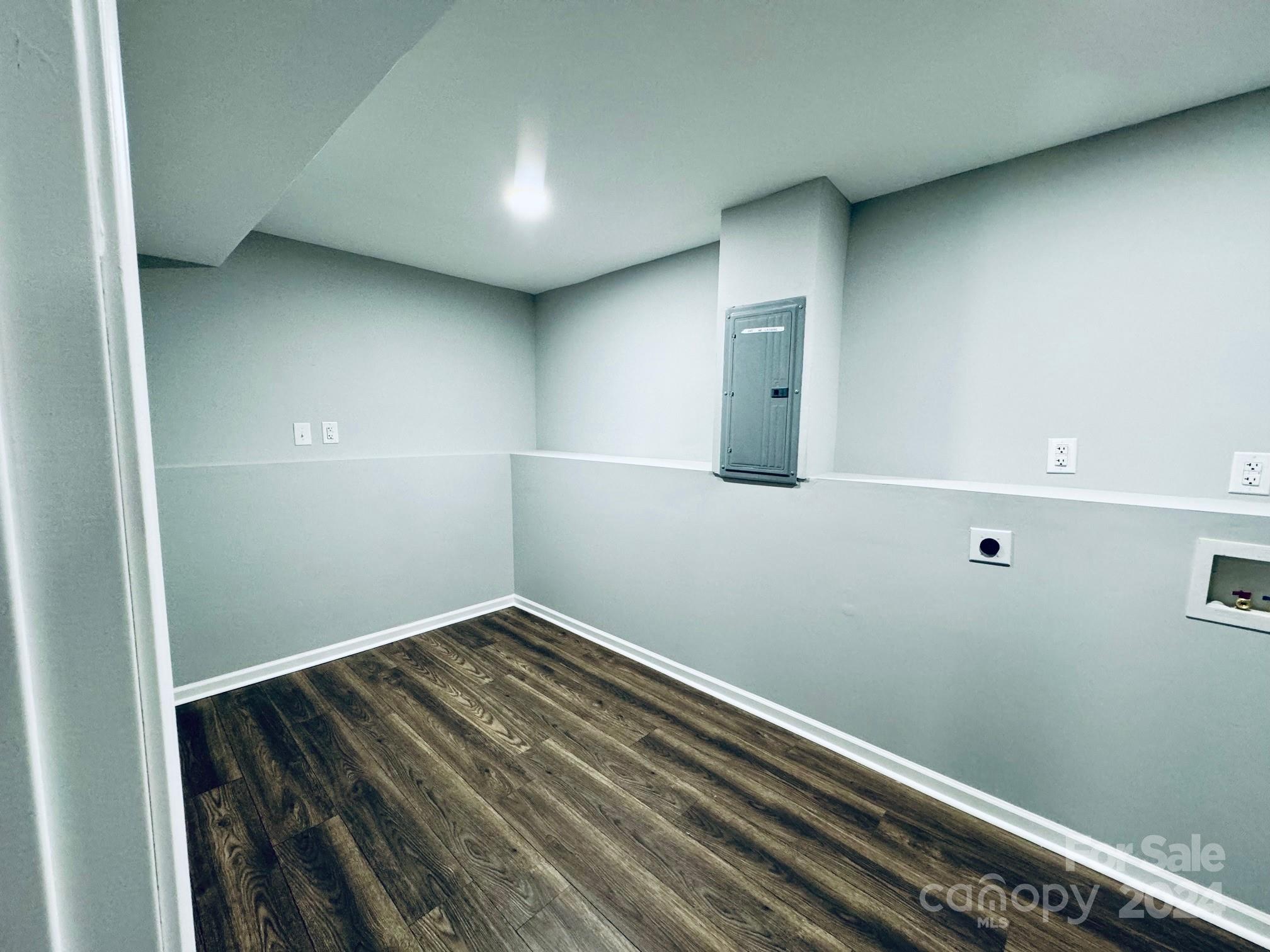 8234 Ivy Hollow Drive