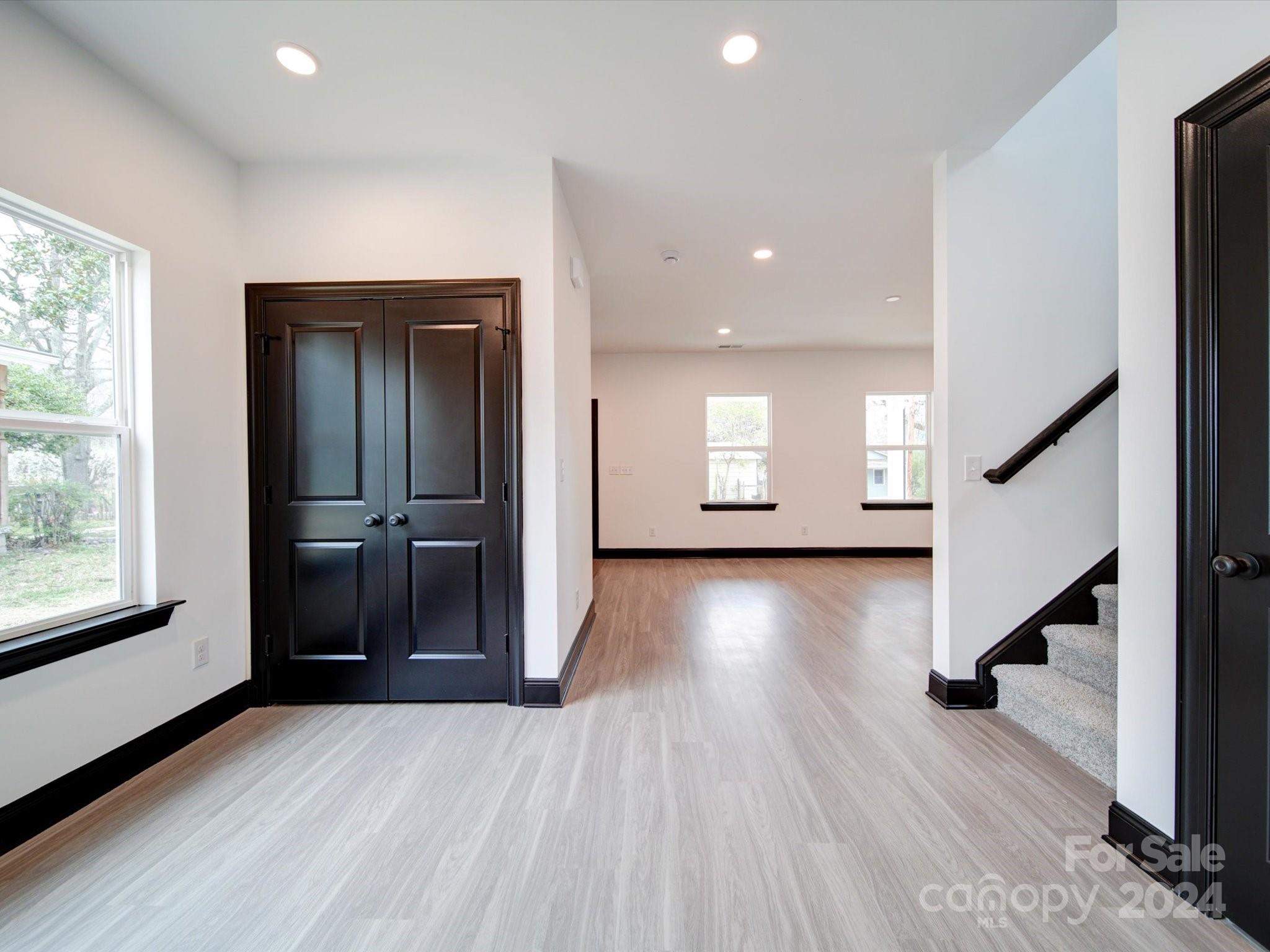 346 Camden Court NW