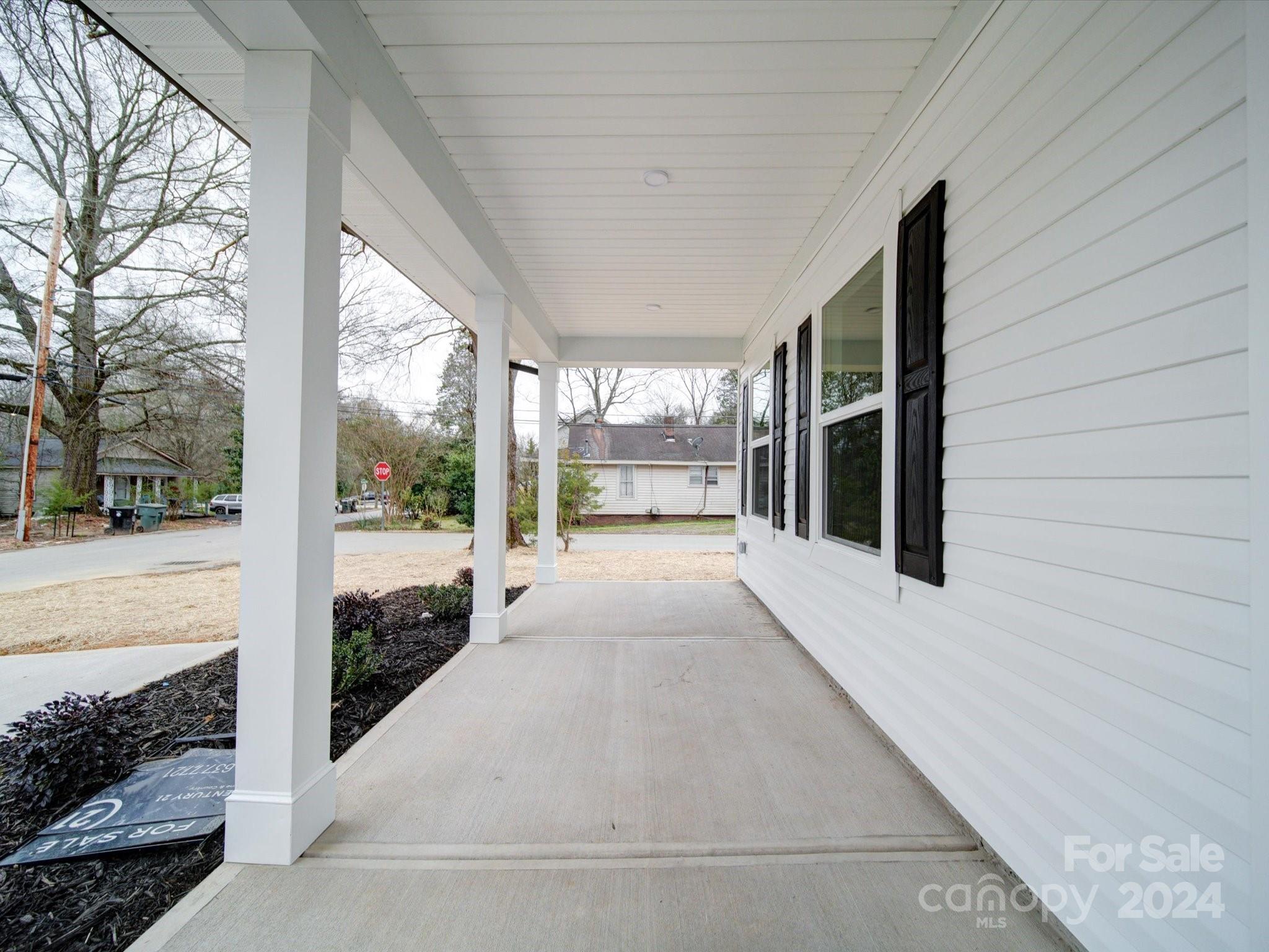 346 Camden Court NW