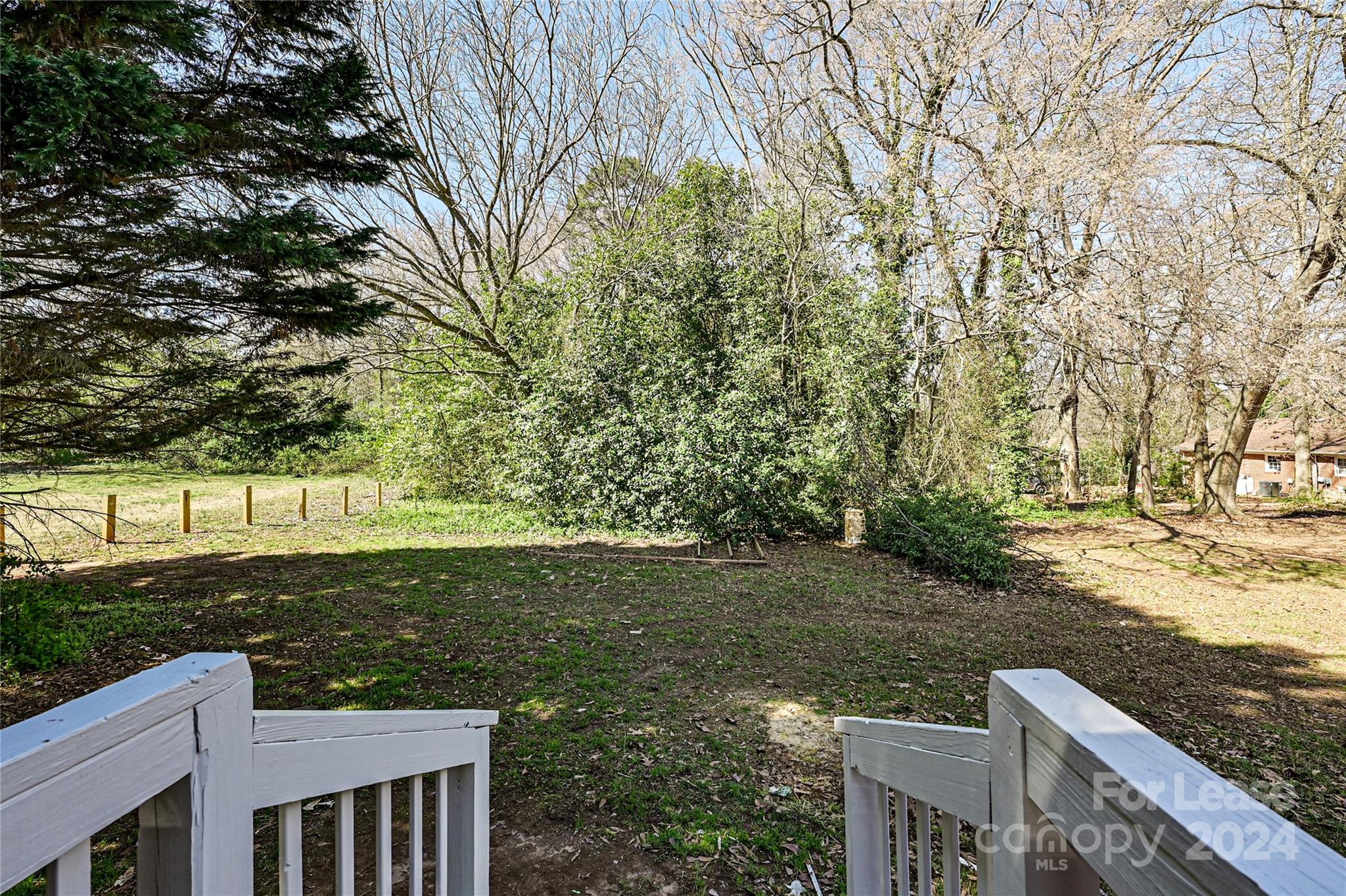 319 Hamilton Drive NE