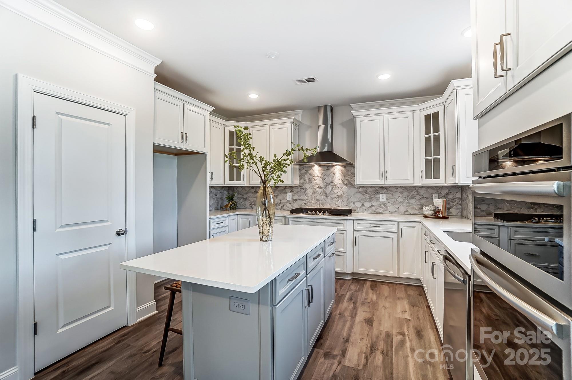 130 Summerhill Drive Unit: 16