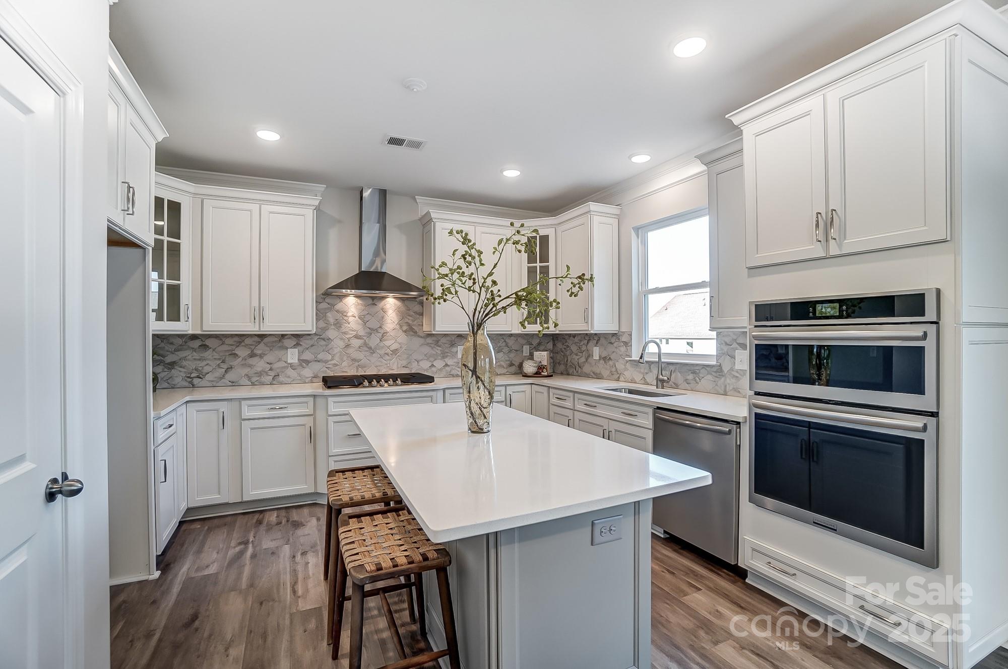 130 Summerhill Drive Unit: 16