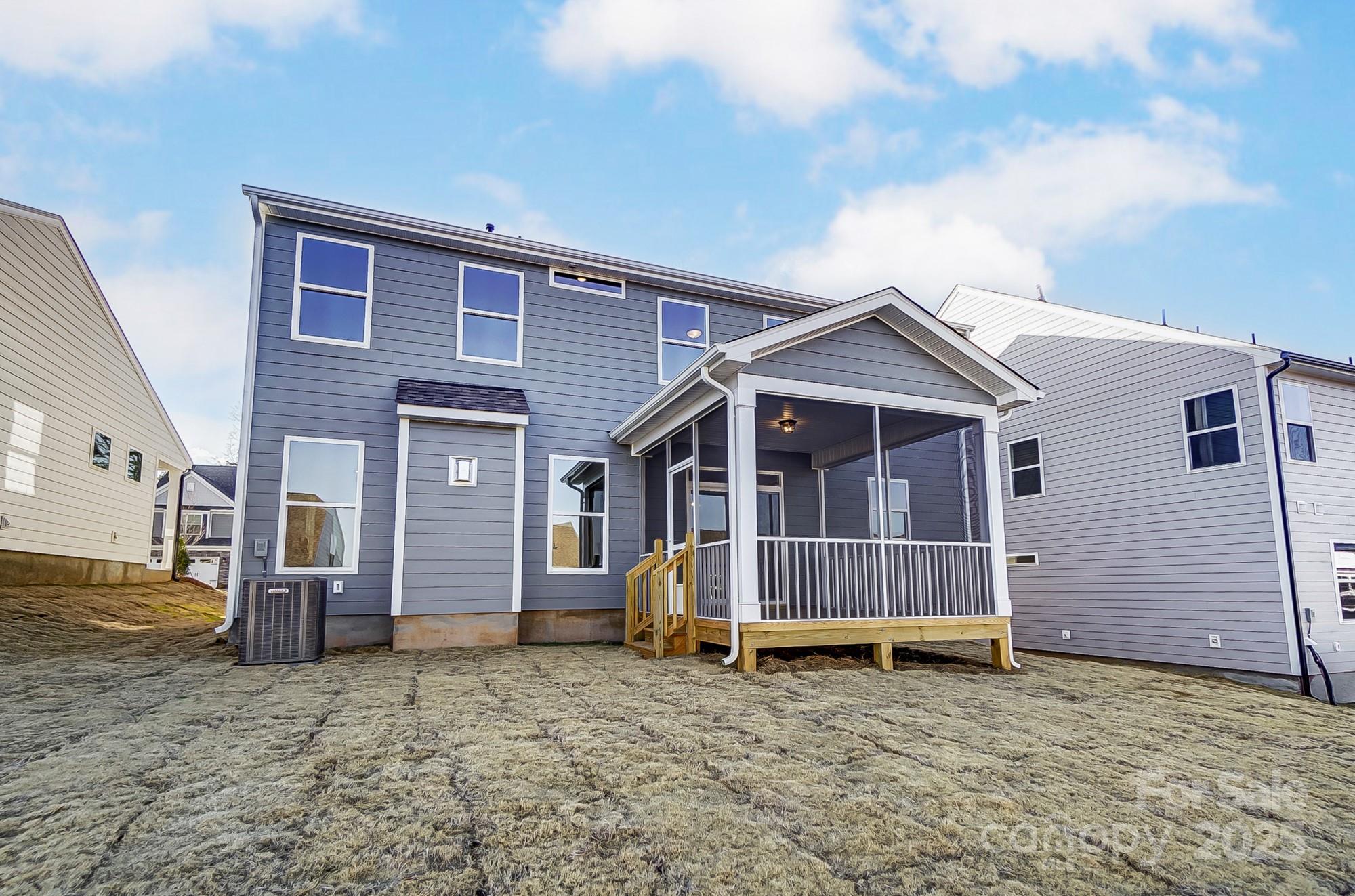 130 Summerhill Drive Unit: 16
